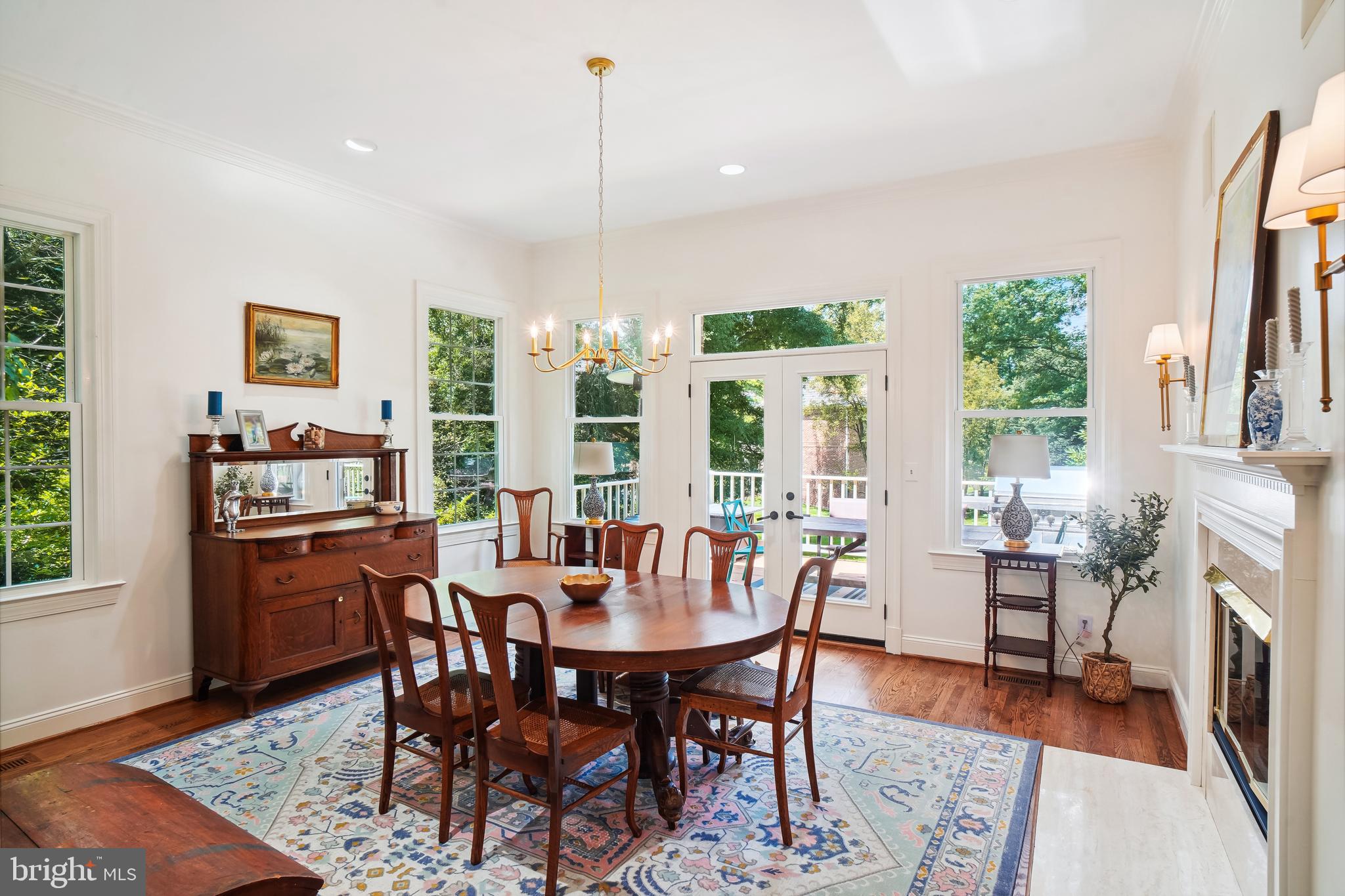 4 Town Gate Ct