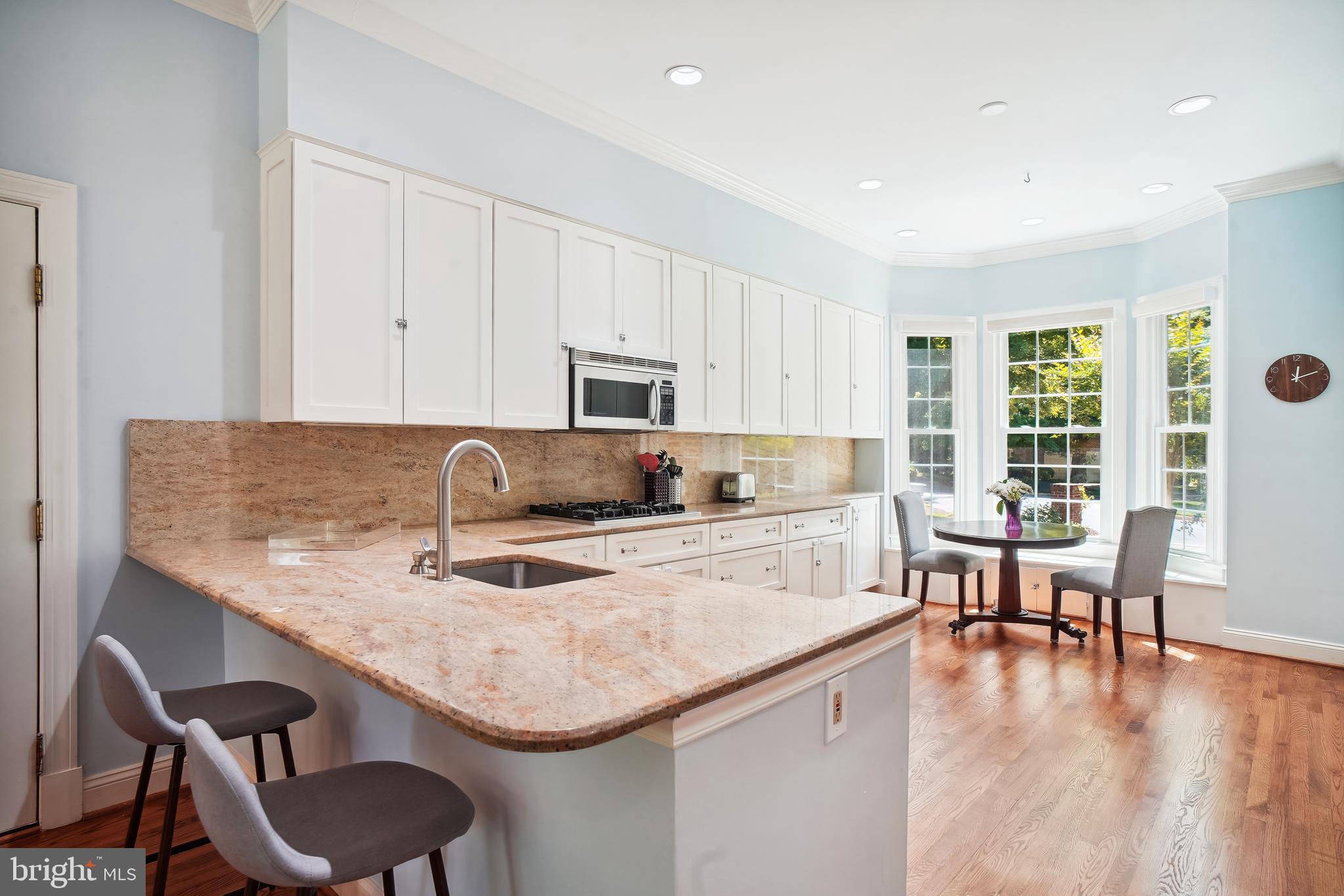 4 Town Gate Ct