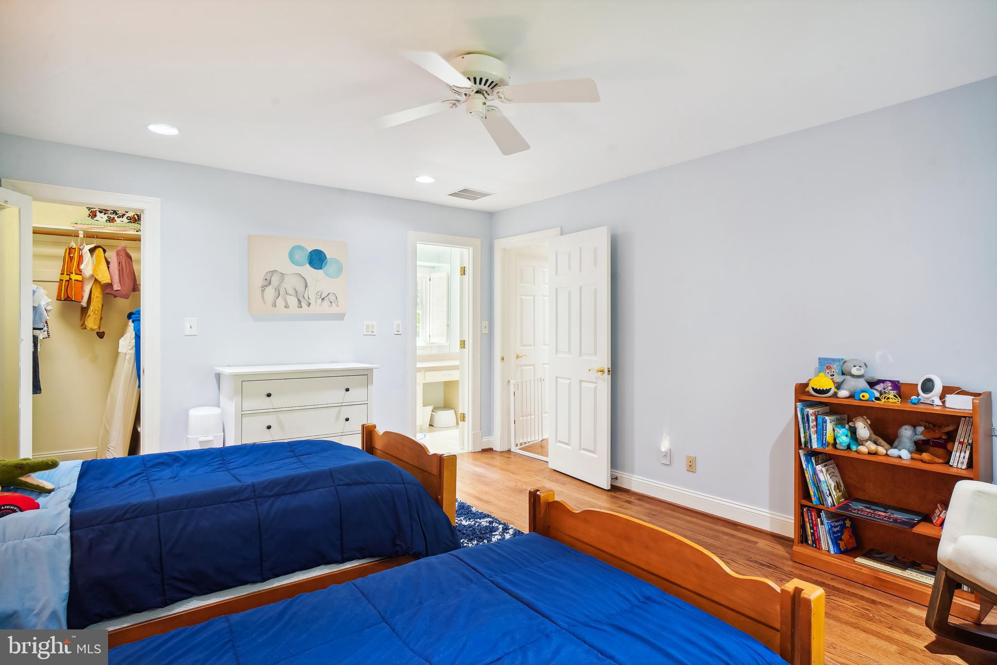 4 Town Gate Ct