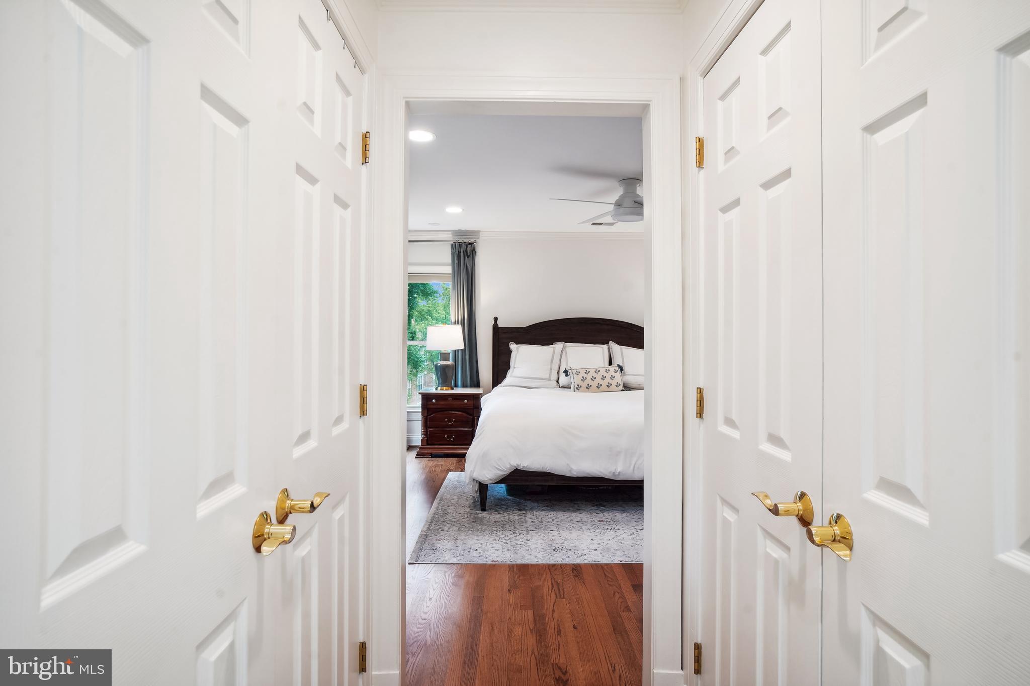 4 Town Gate Ct