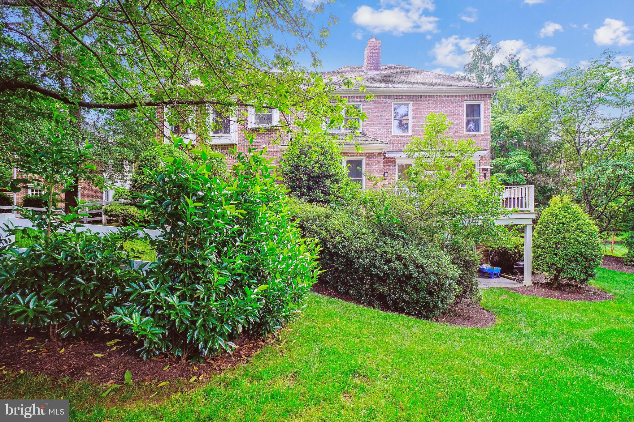 4 Town Gate Ct