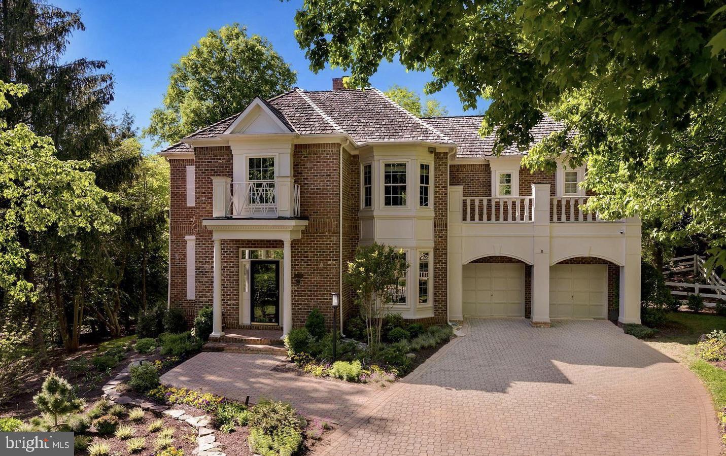 4 Town Gate Ct