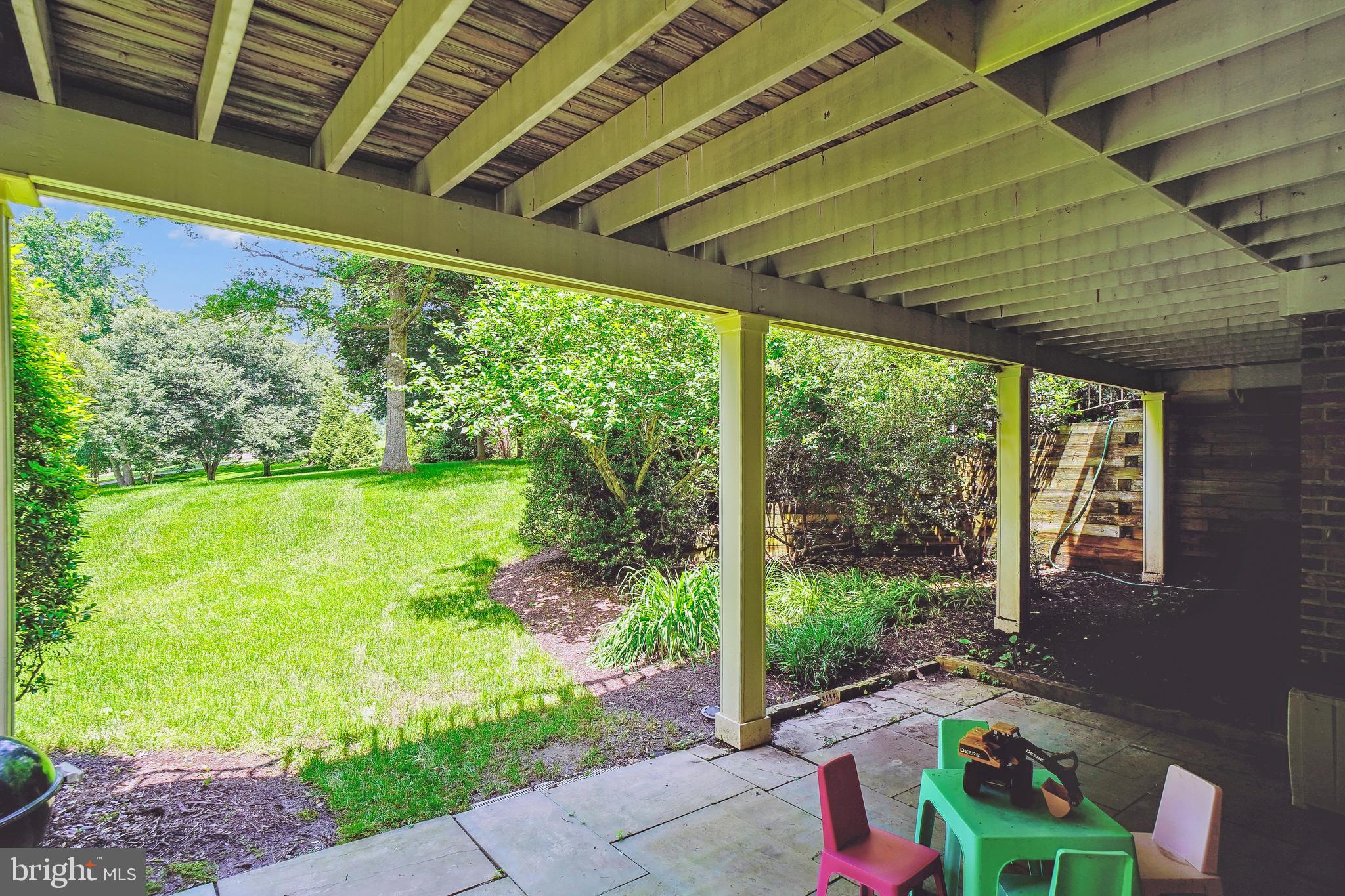 4 Town Gate Ct