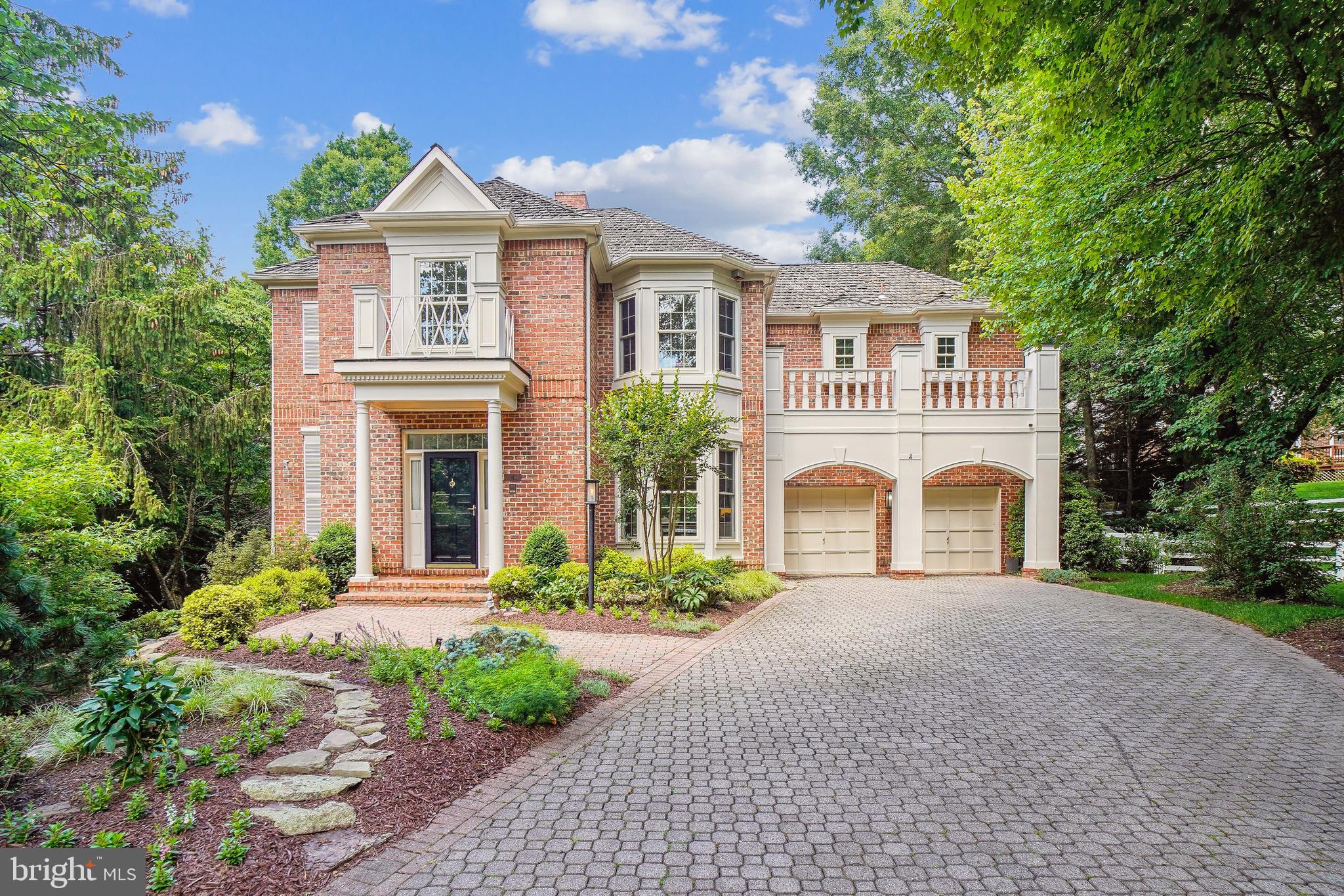 4 Town Gate Ct