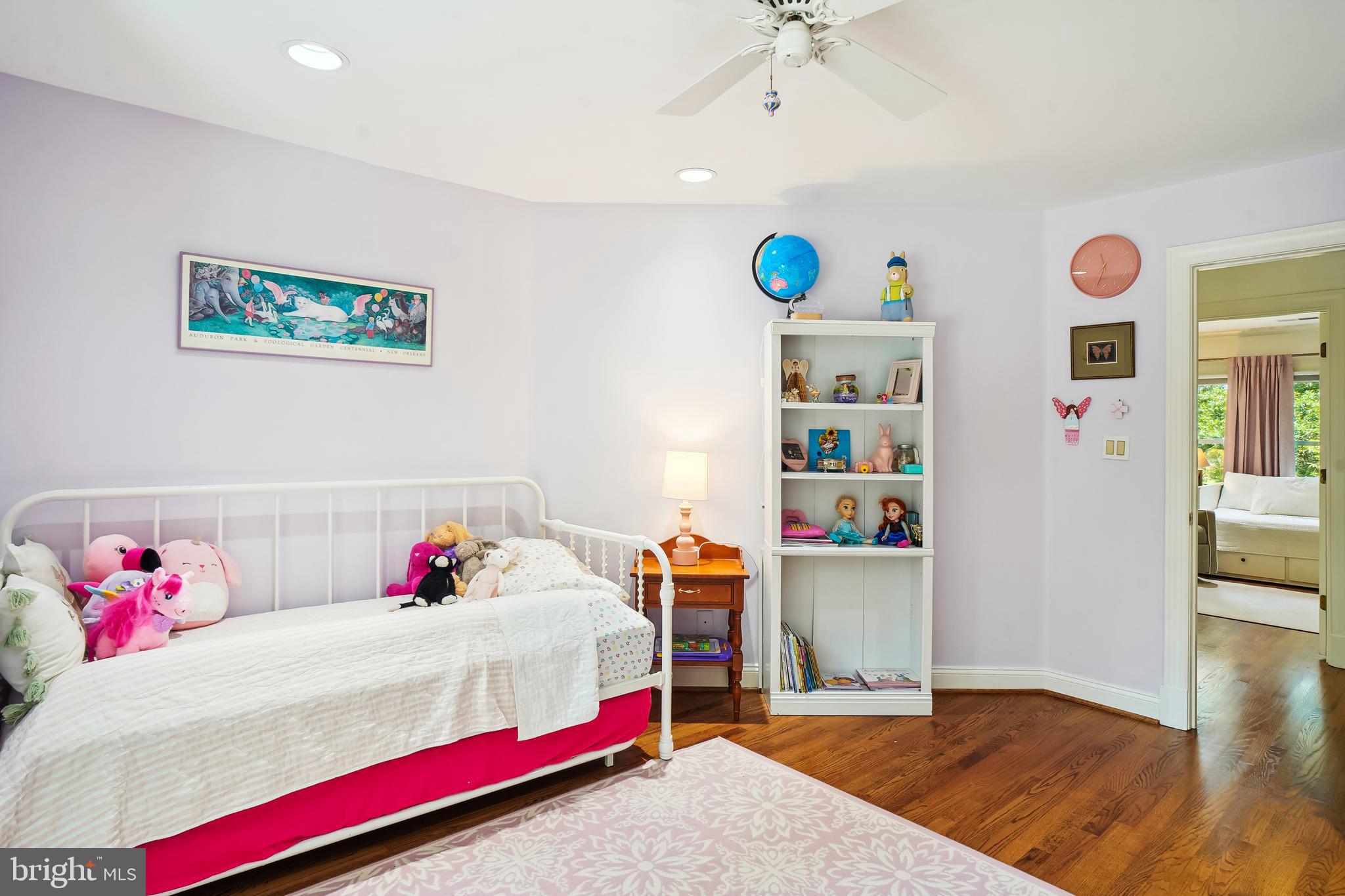 4 Town Gate Ct