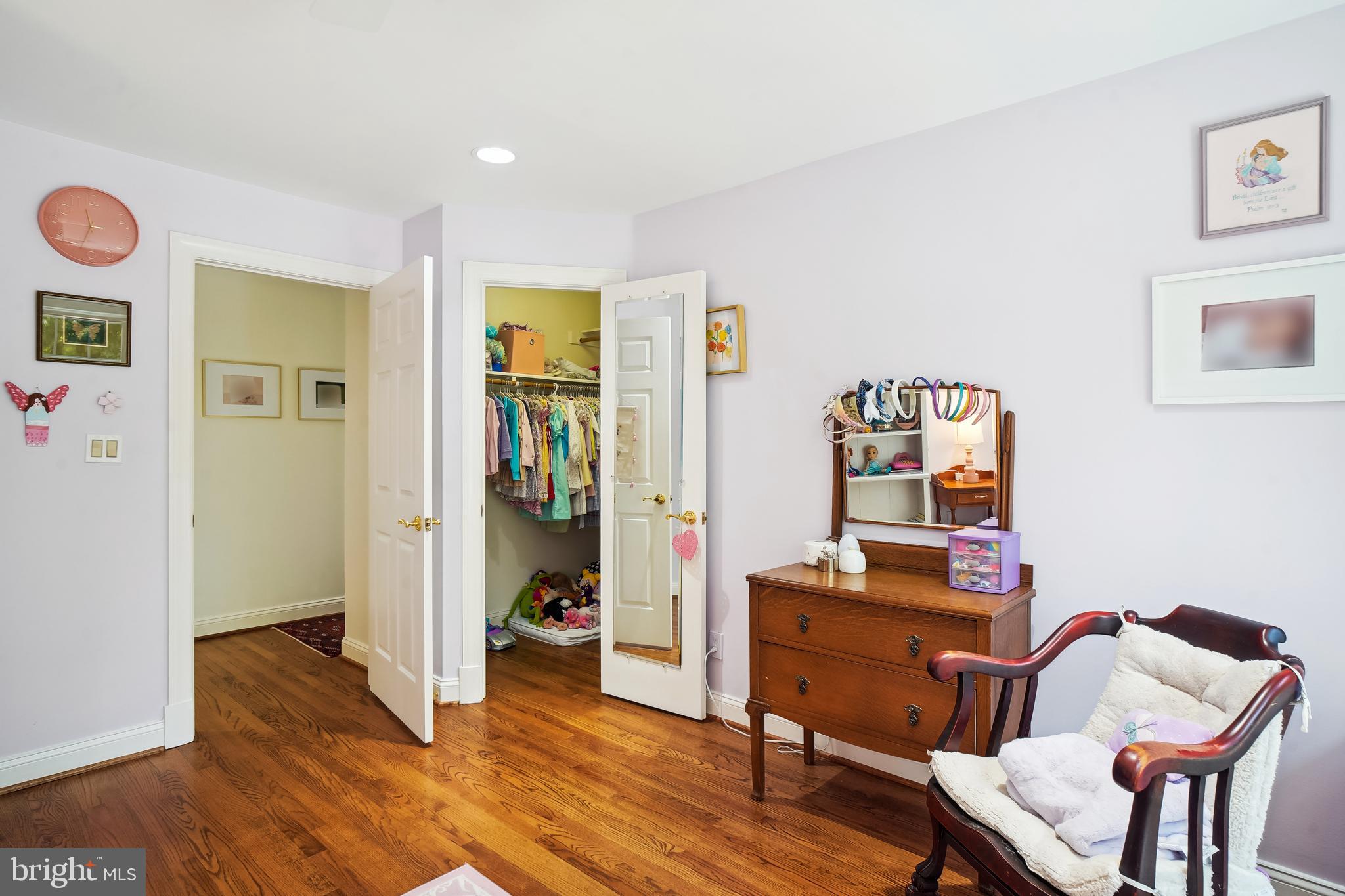 4 Town Gate Ct