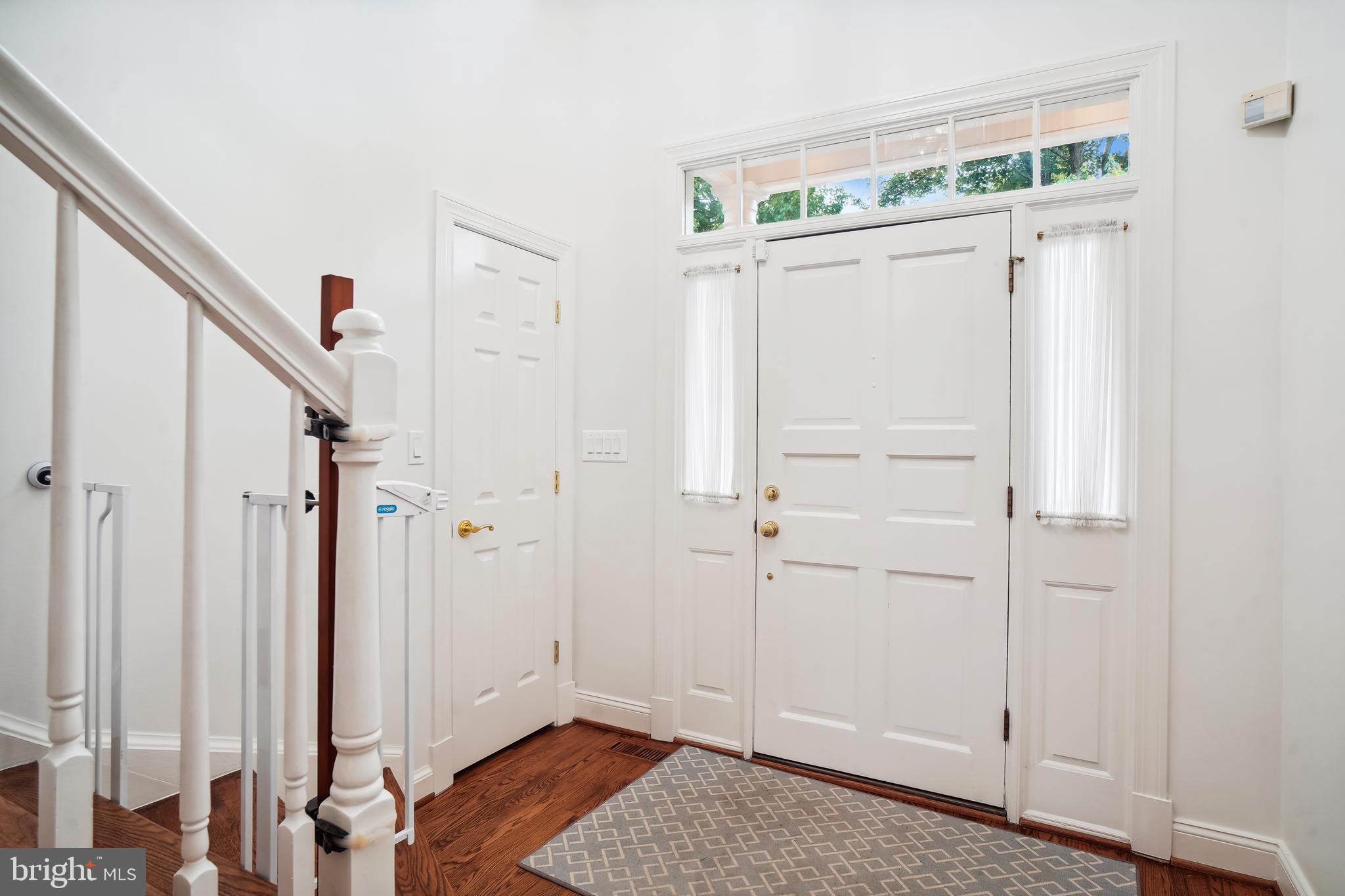 4 Town Gate Ct
