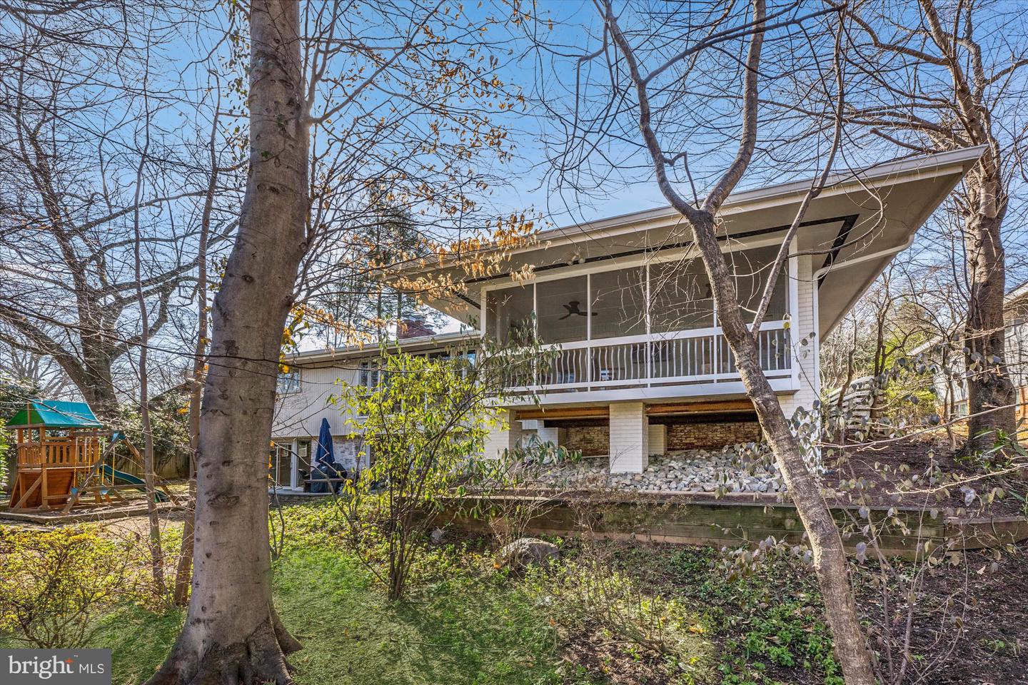 8305 Loring Dr