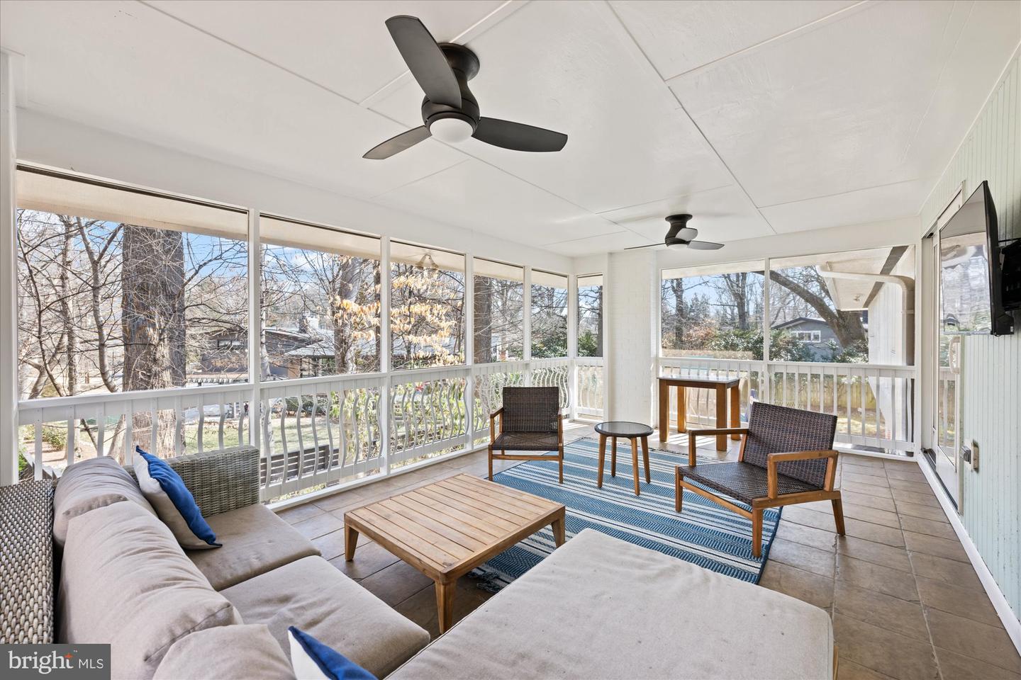 8305 Loring Dr