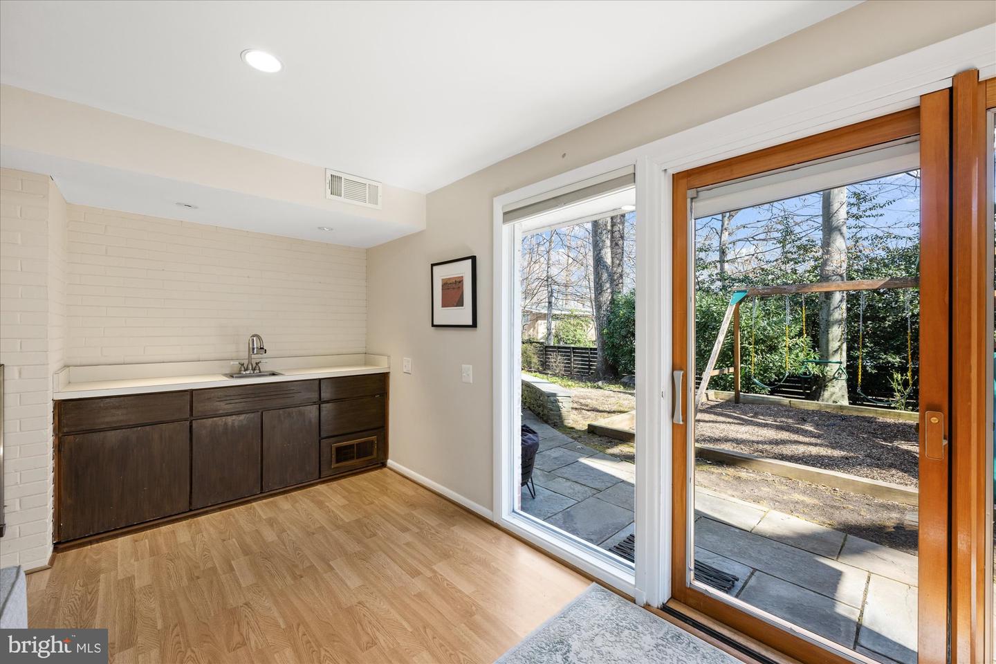 8305 Loring Dr