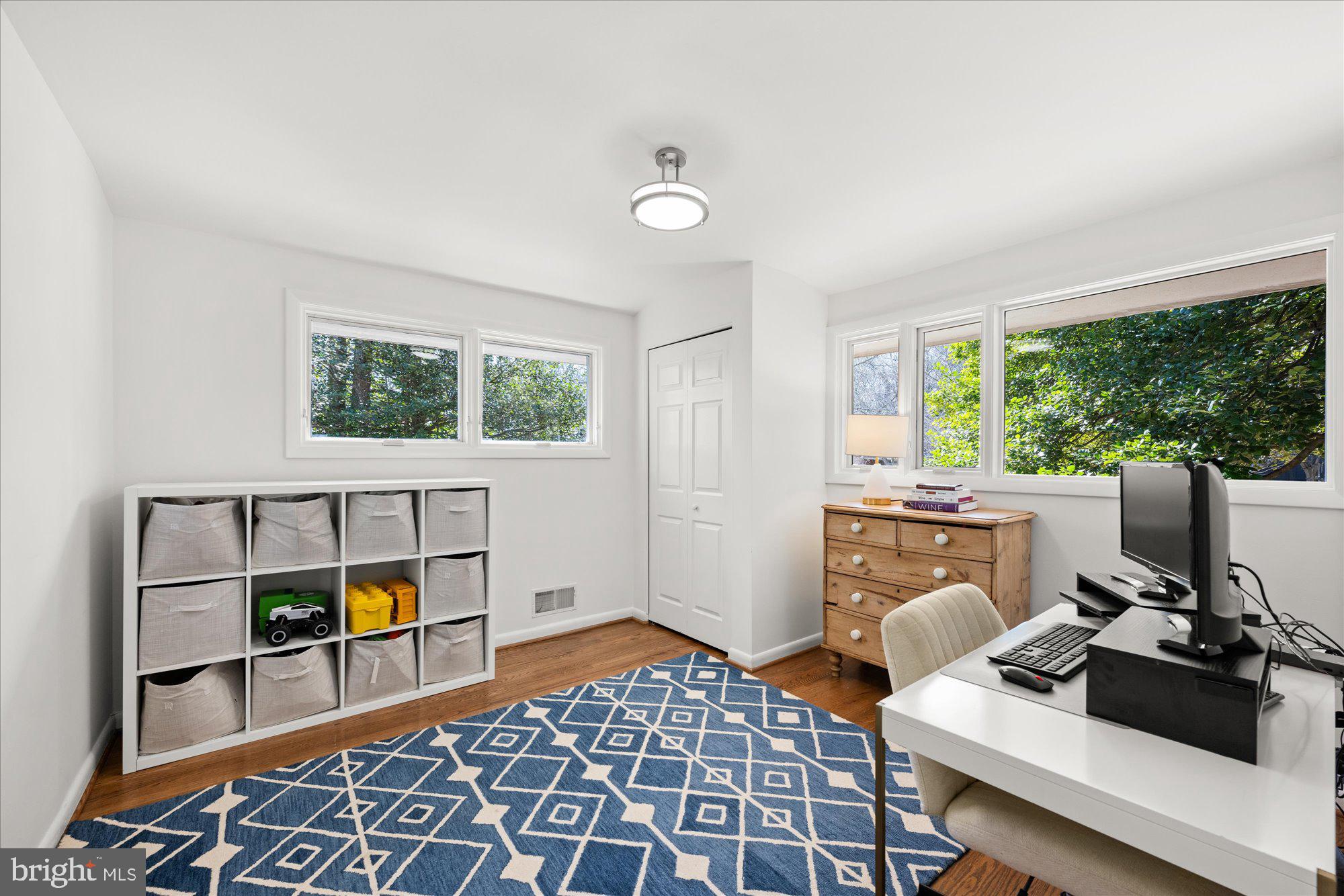 8305 Loring Dr