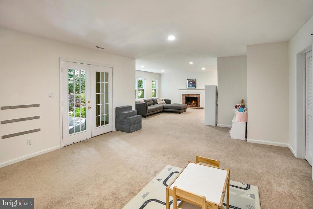8316 COMANCHE COURT