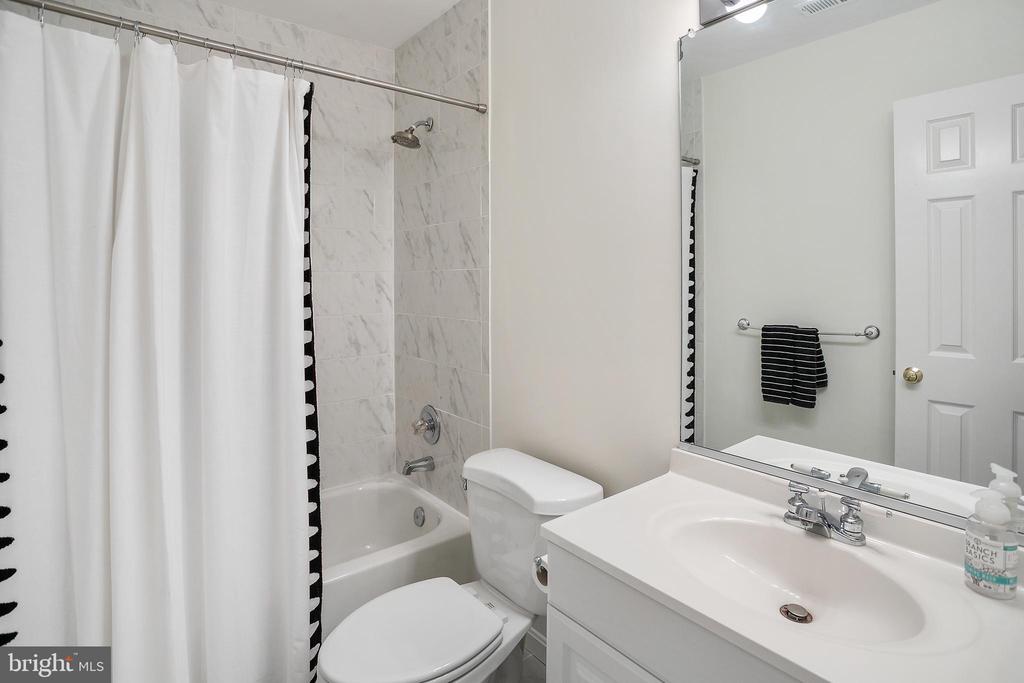 8316 COMANCHE COURT