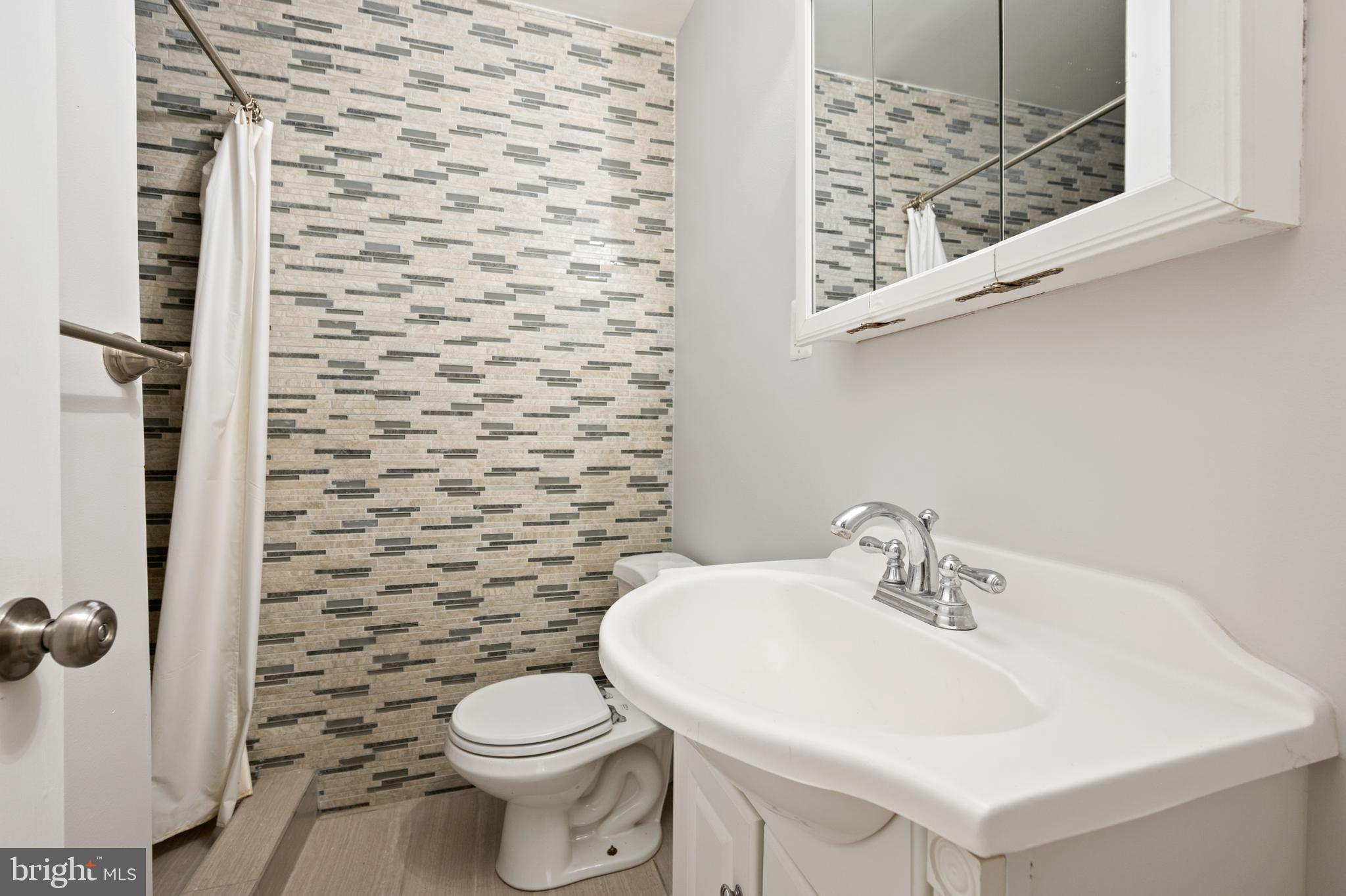 5520 WESTBARD AVENUE