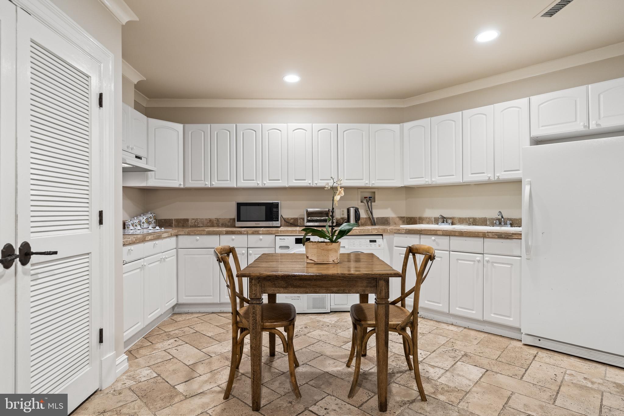 6413 GARNETT DRIVE