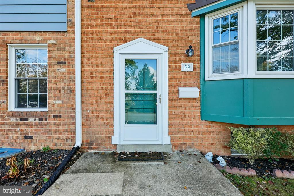 39 ORCHARD DRIVE