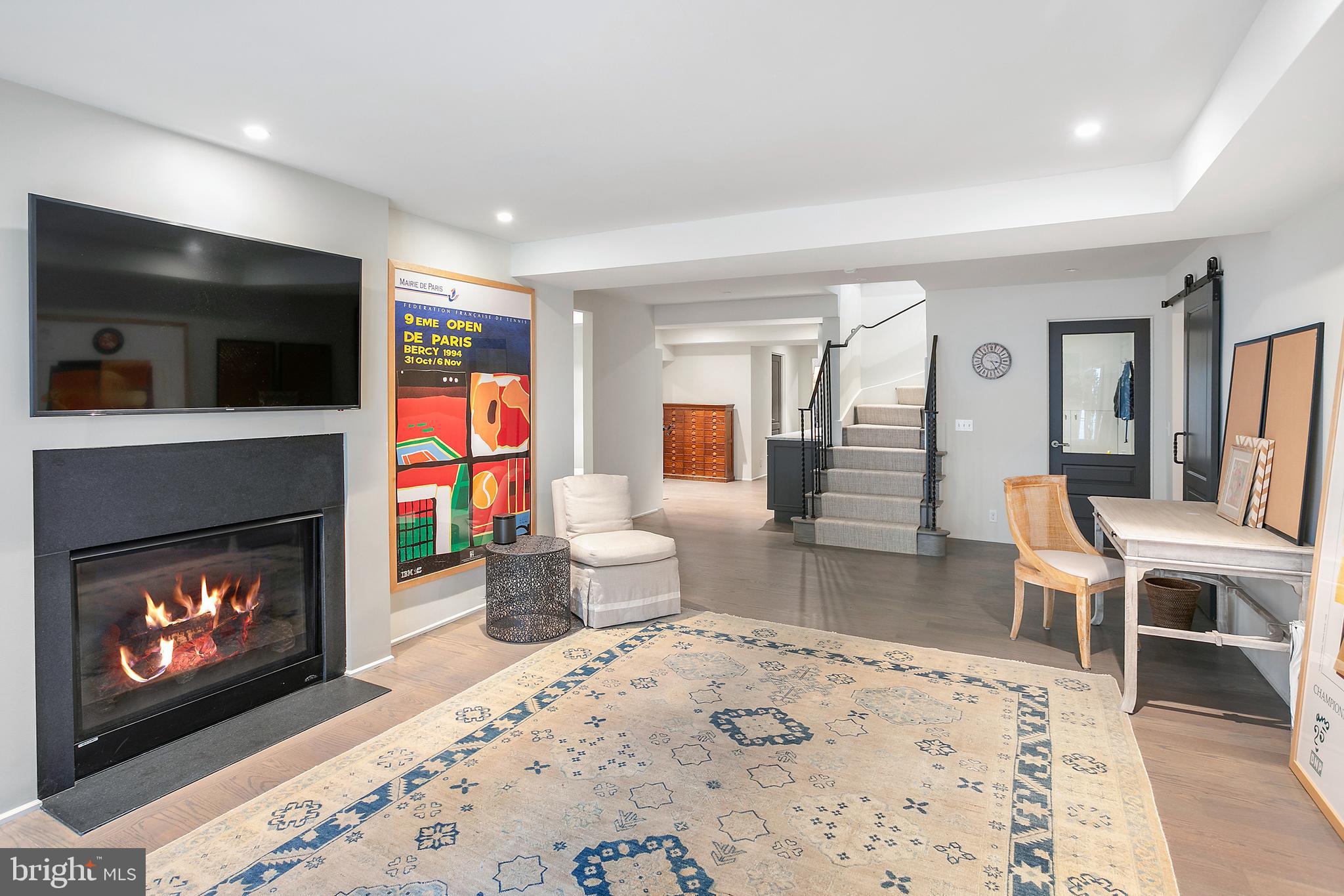 5205 WOODLAWN AVENUE