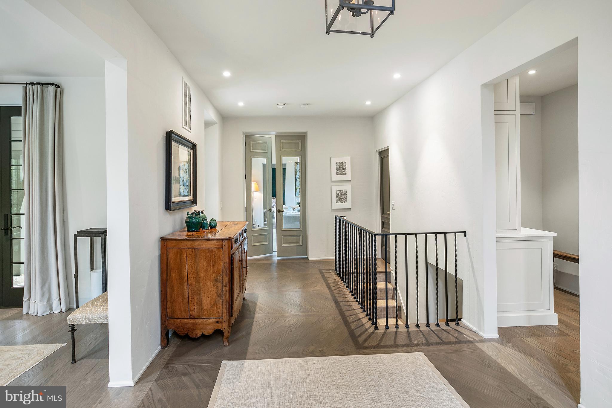 5205 WOODLAWN AVENUE