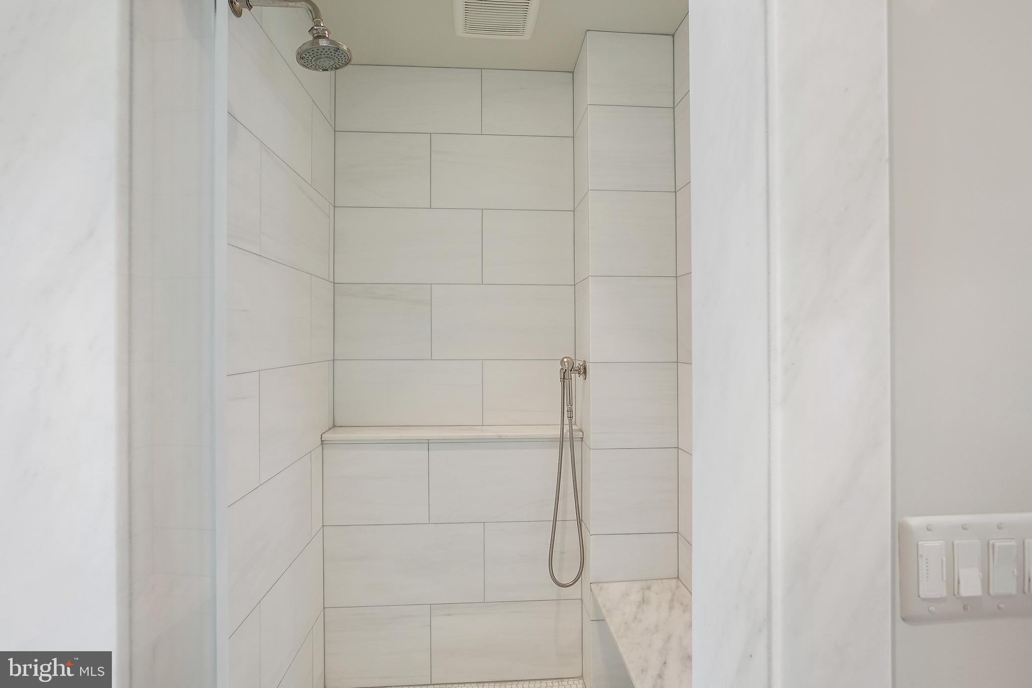 5205 WOODLAWN AVENUE