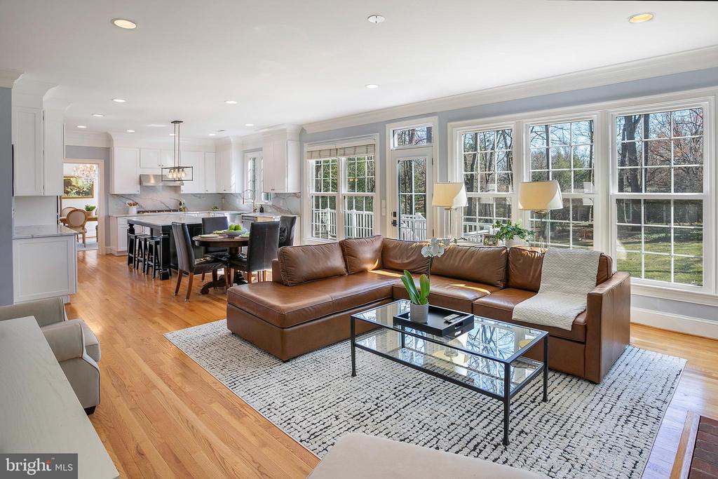 8318 COMANCHE COURT