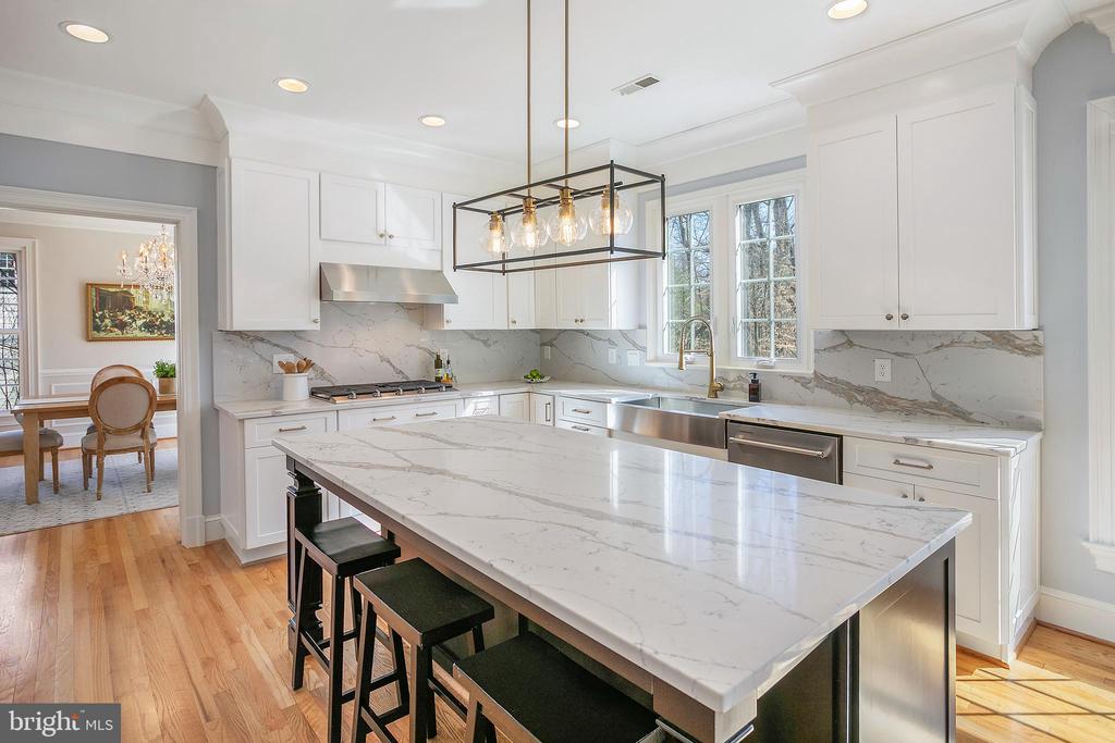 8318 COMANCHE COURT