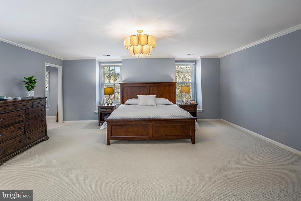 8318 COMANCHE COURT
