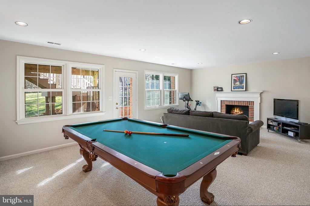 8318 COMANCHE COURT