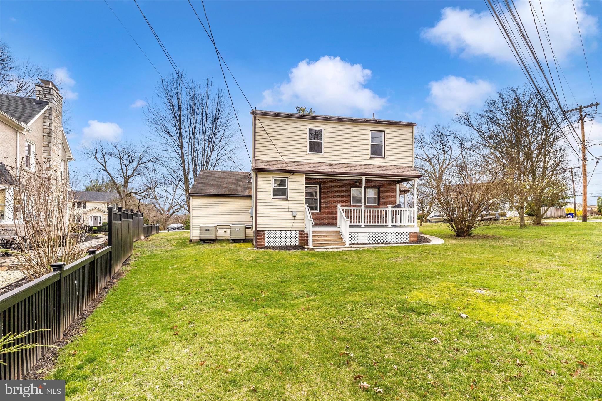 201 E Irvin Ave