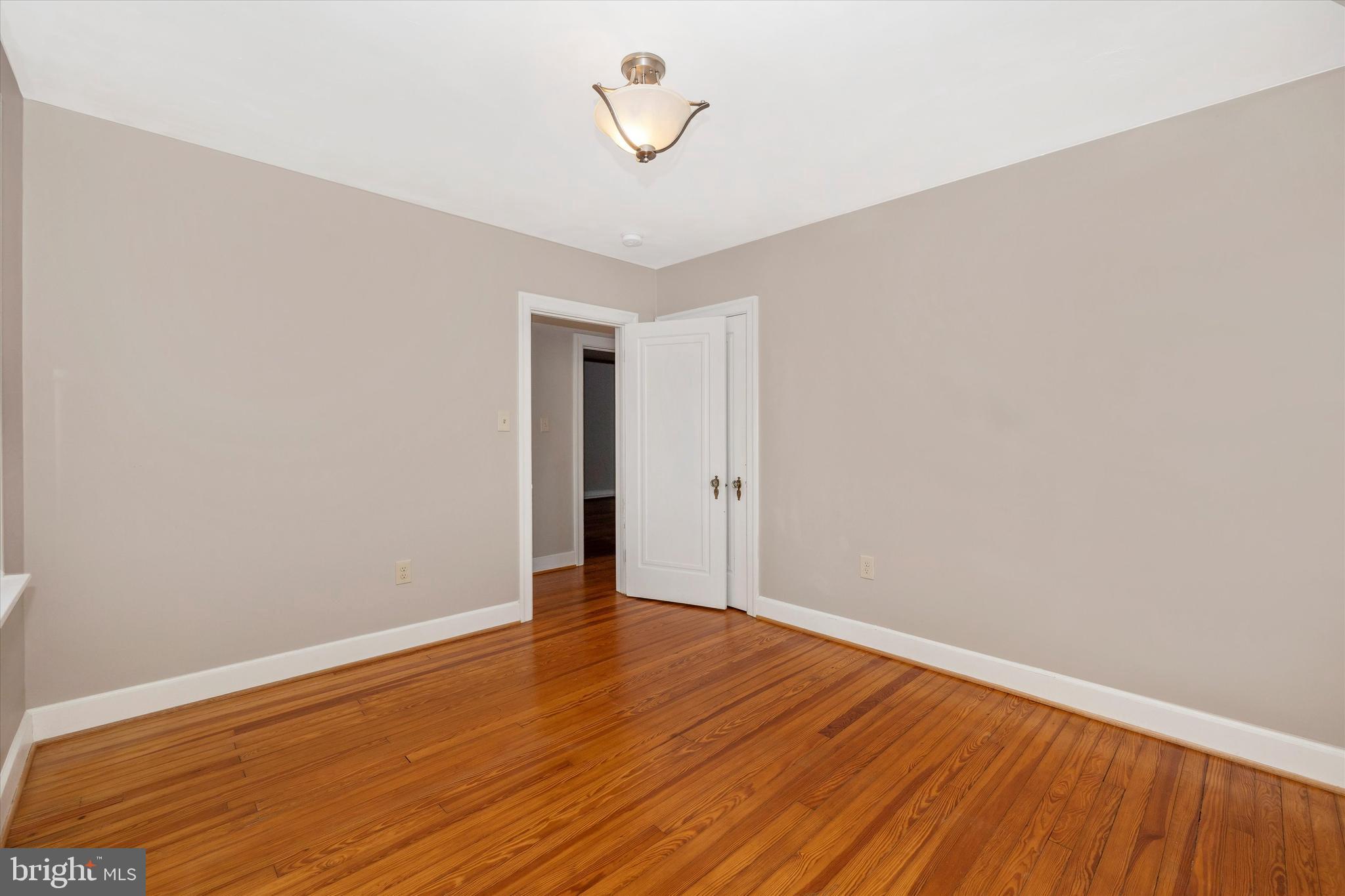 201 E Irvin Ave