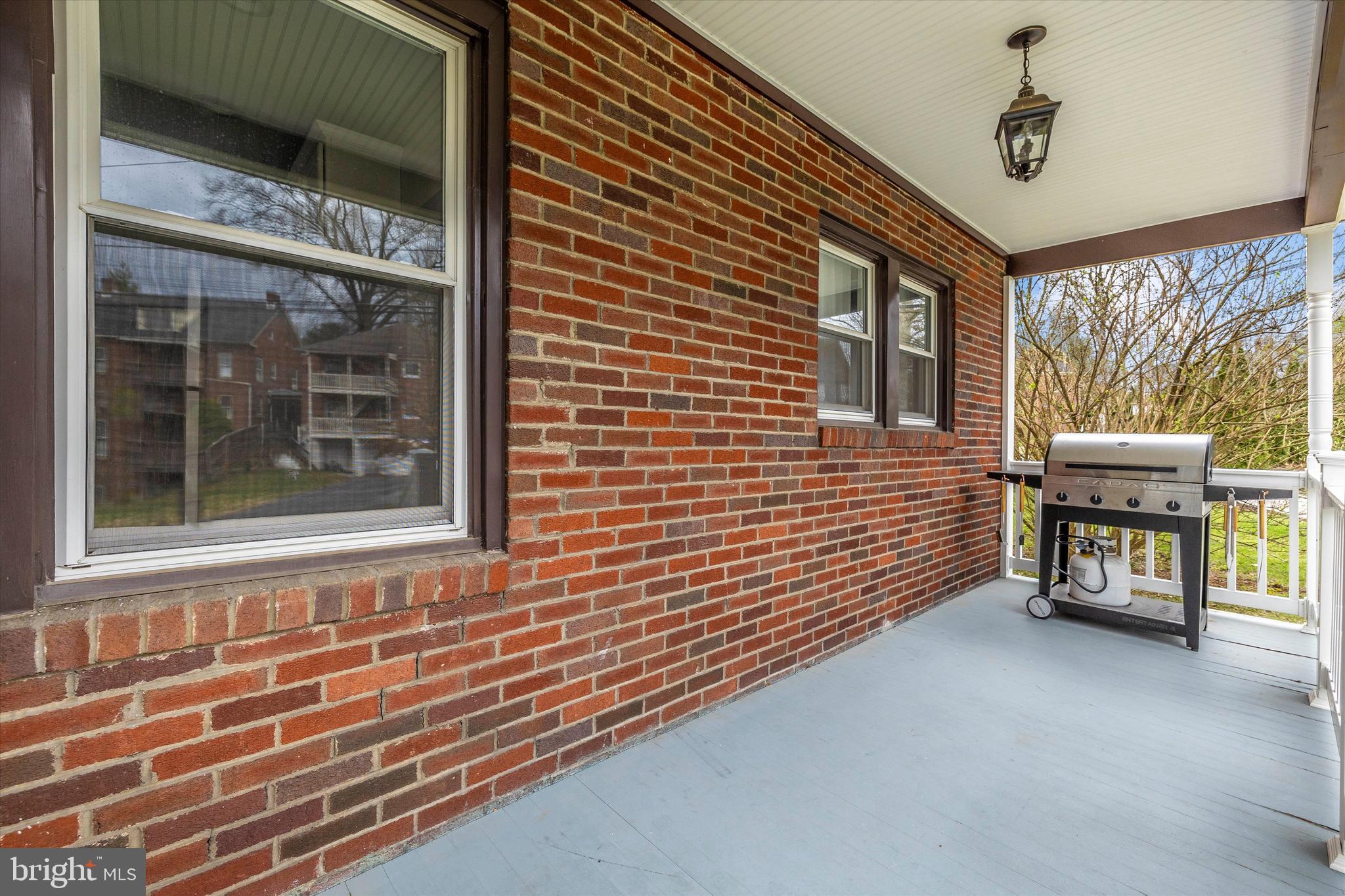 201 E Irvin Ave