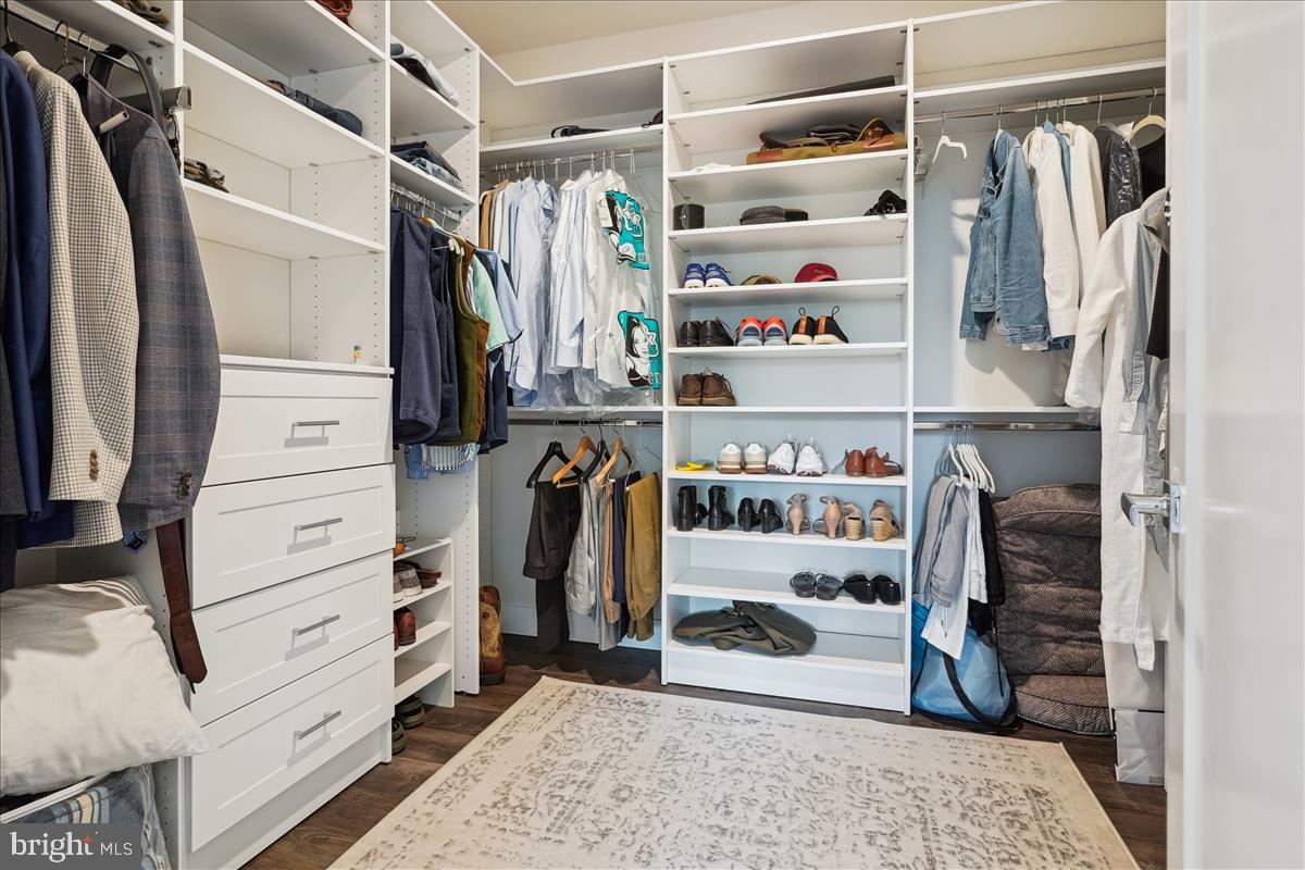 1761 OLD MEADOW ROAD 412