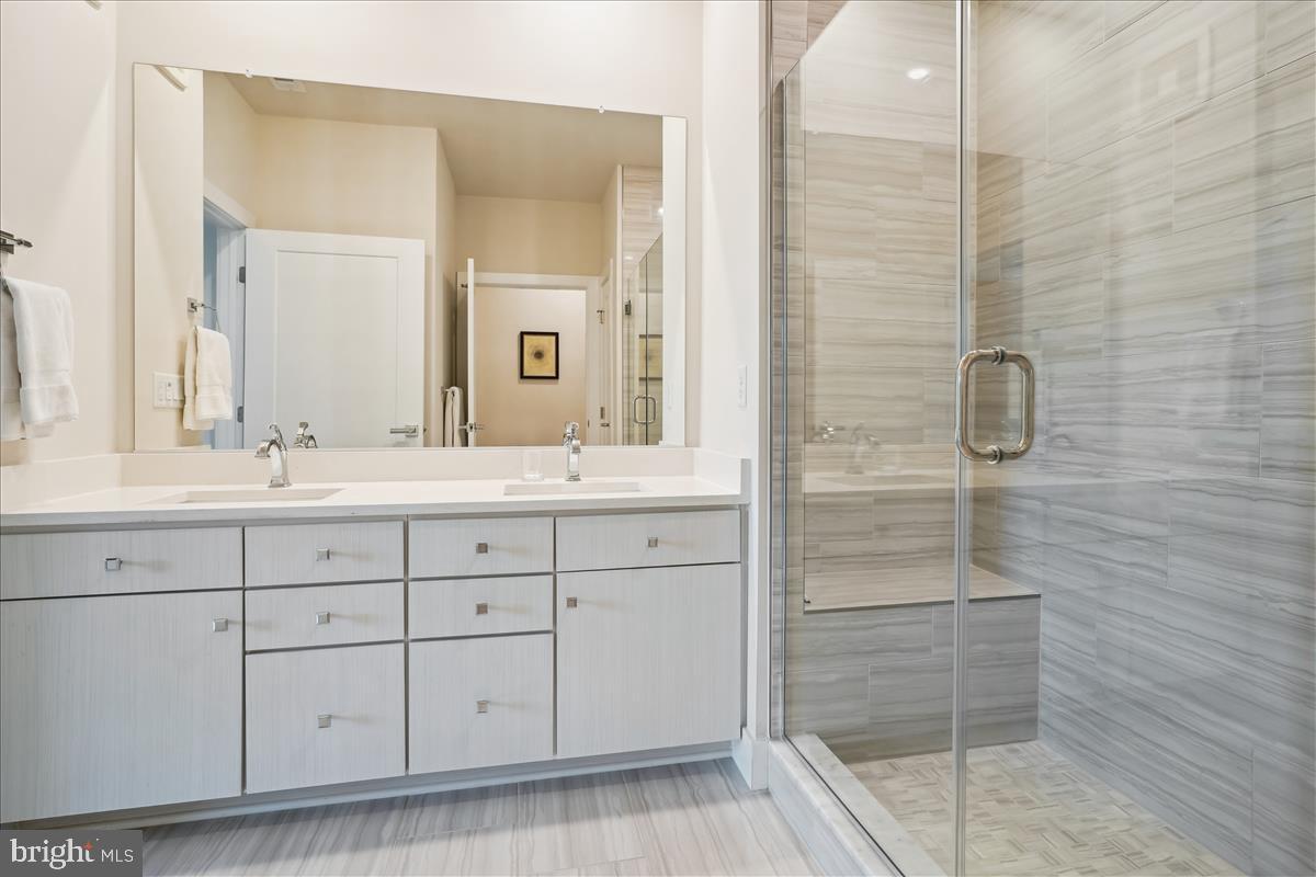 1761 OLD MEADOW ROAD 412