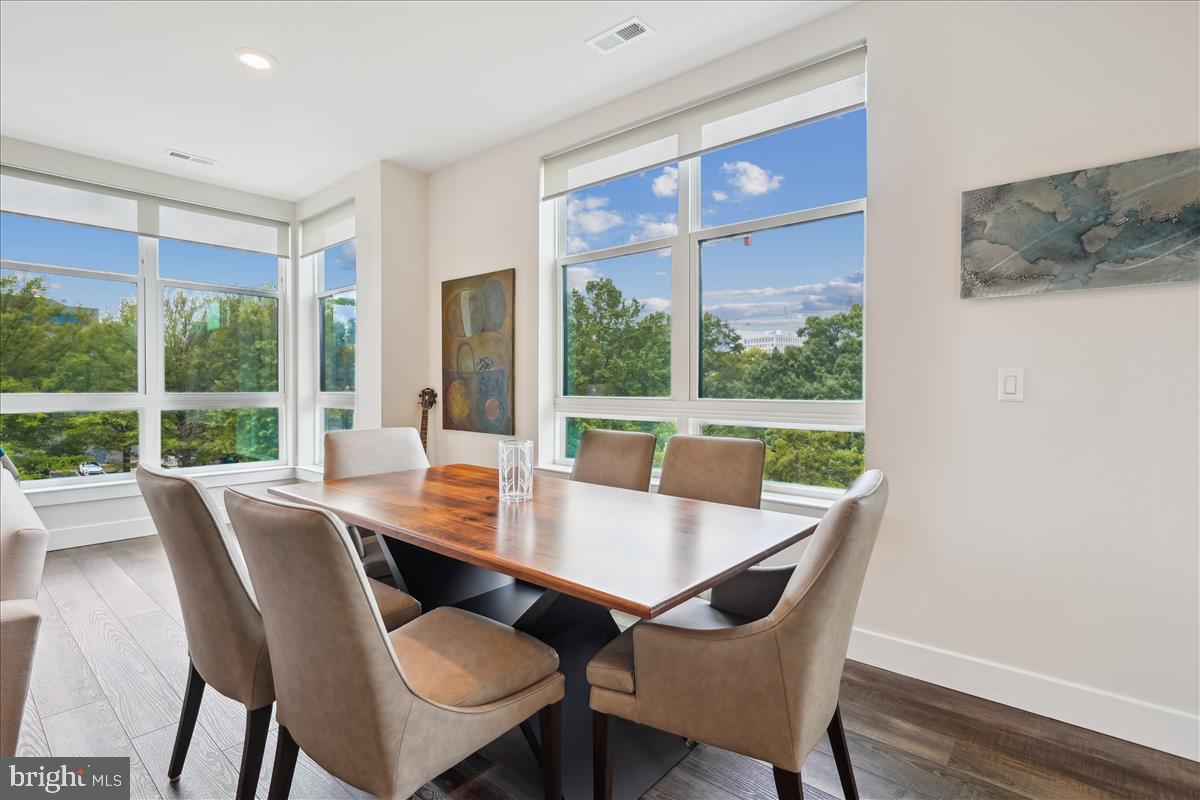 1761 OLD MEADOW ROAD 412