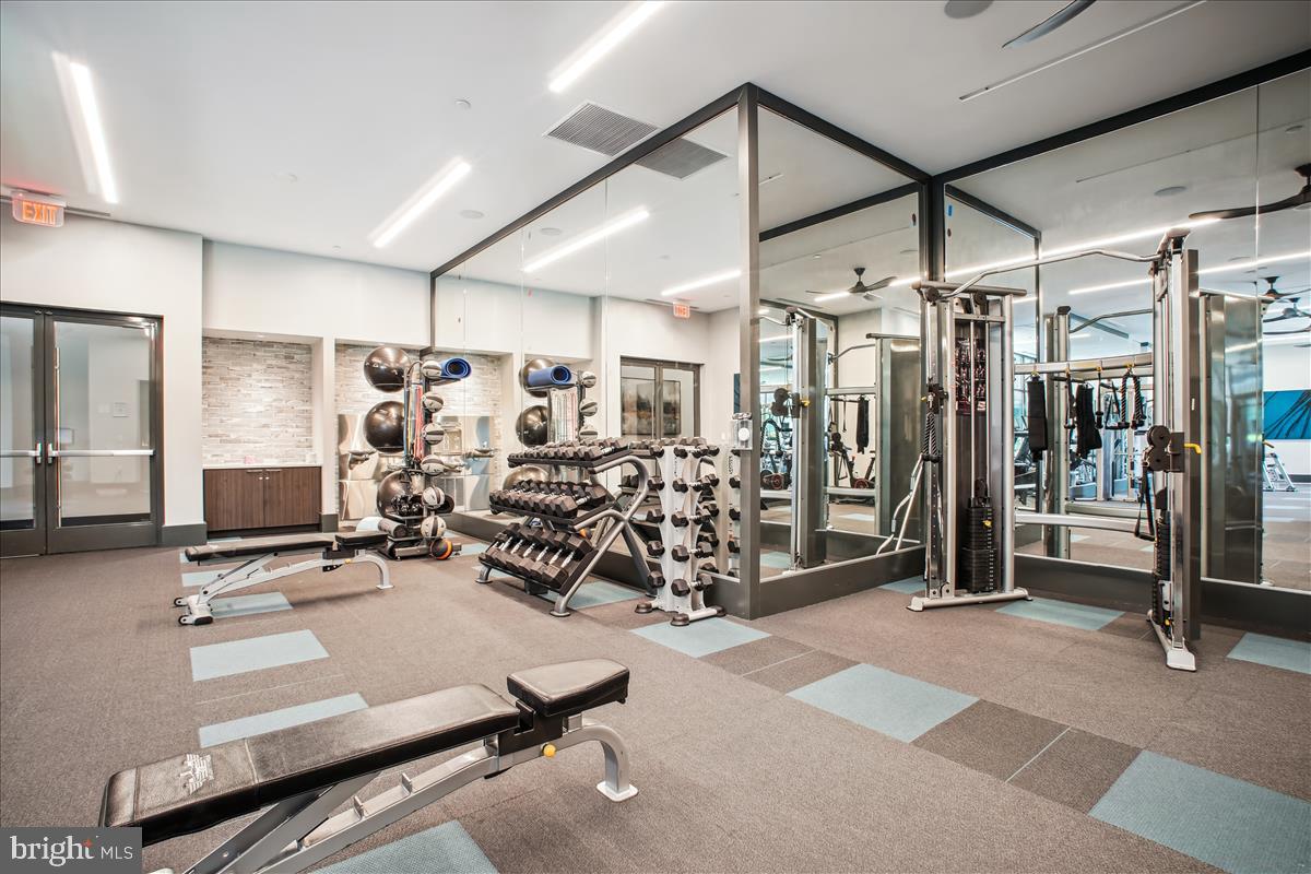 1761 OLD MEADOW ROAD 412