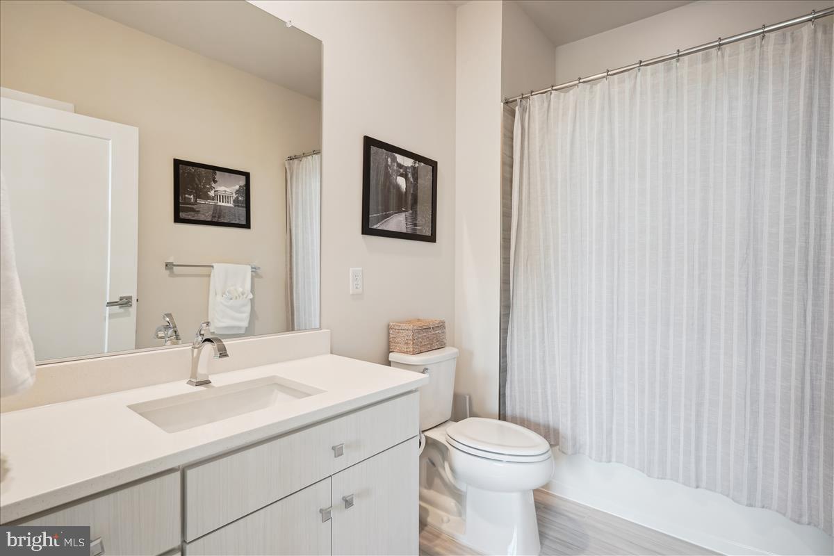 1761 OLD MEADOW ROAD 412