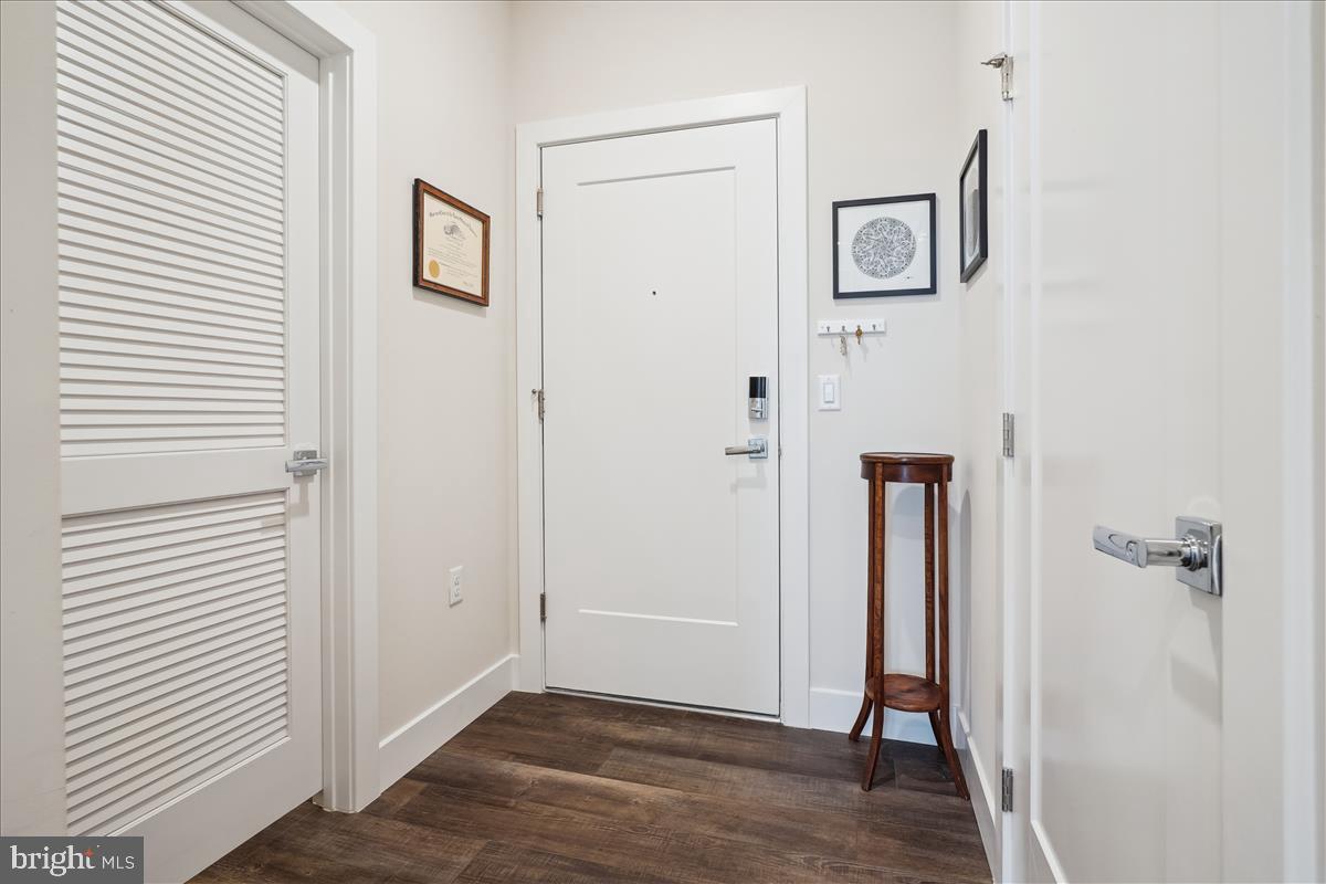 1761 OLD MEADOW ROAD 412