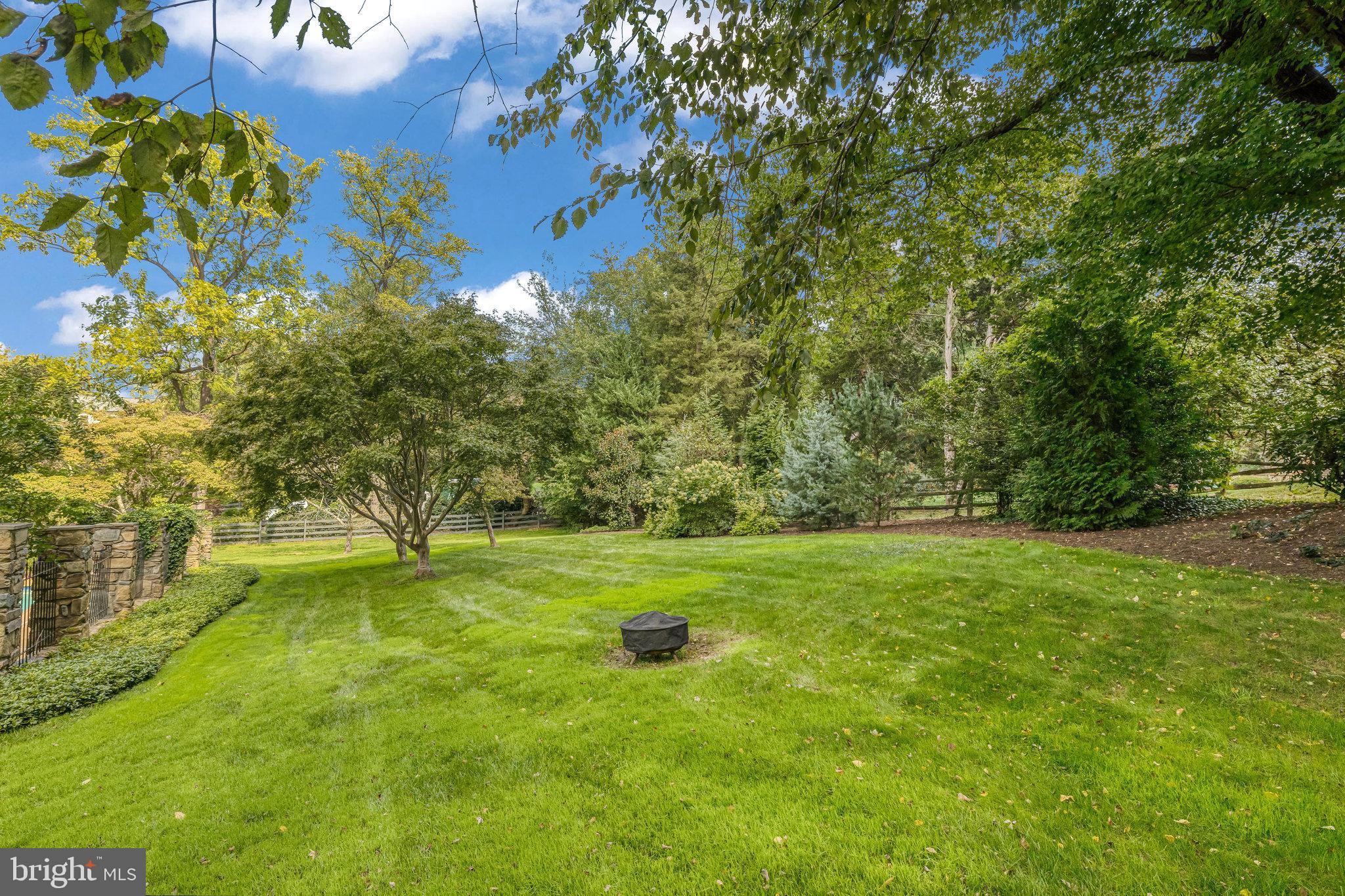 1107 SAVILE LANE