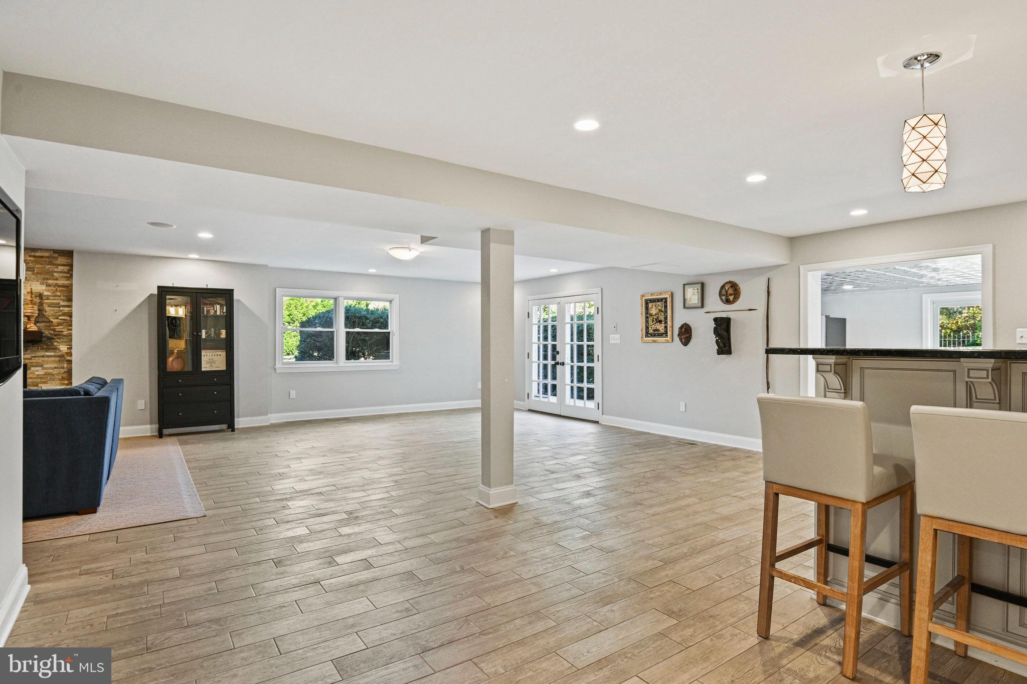1107 SAVILE LANE