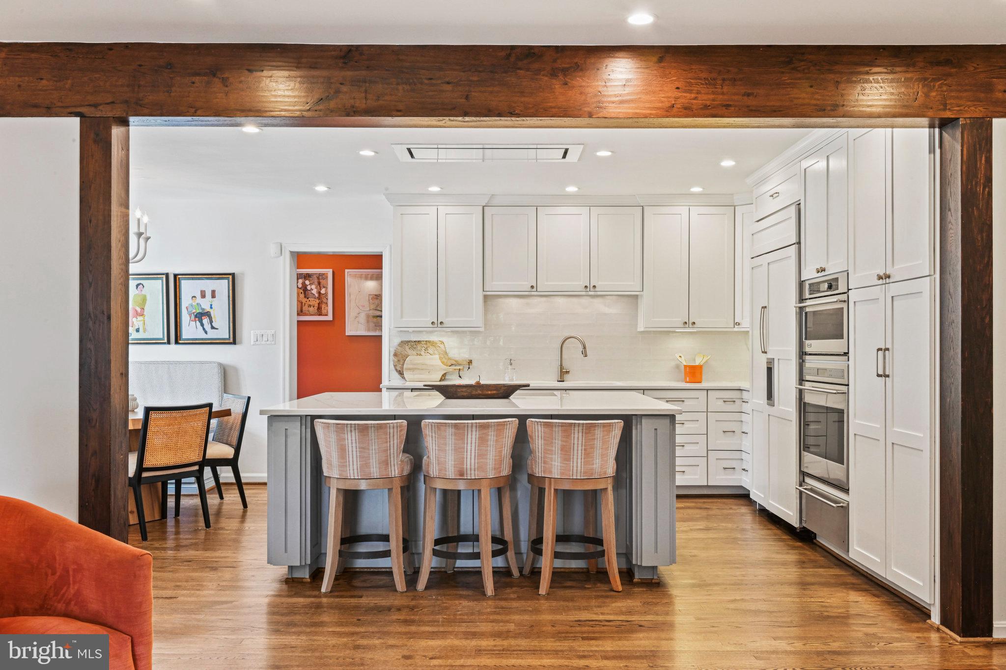 1107 SAVILE LANE