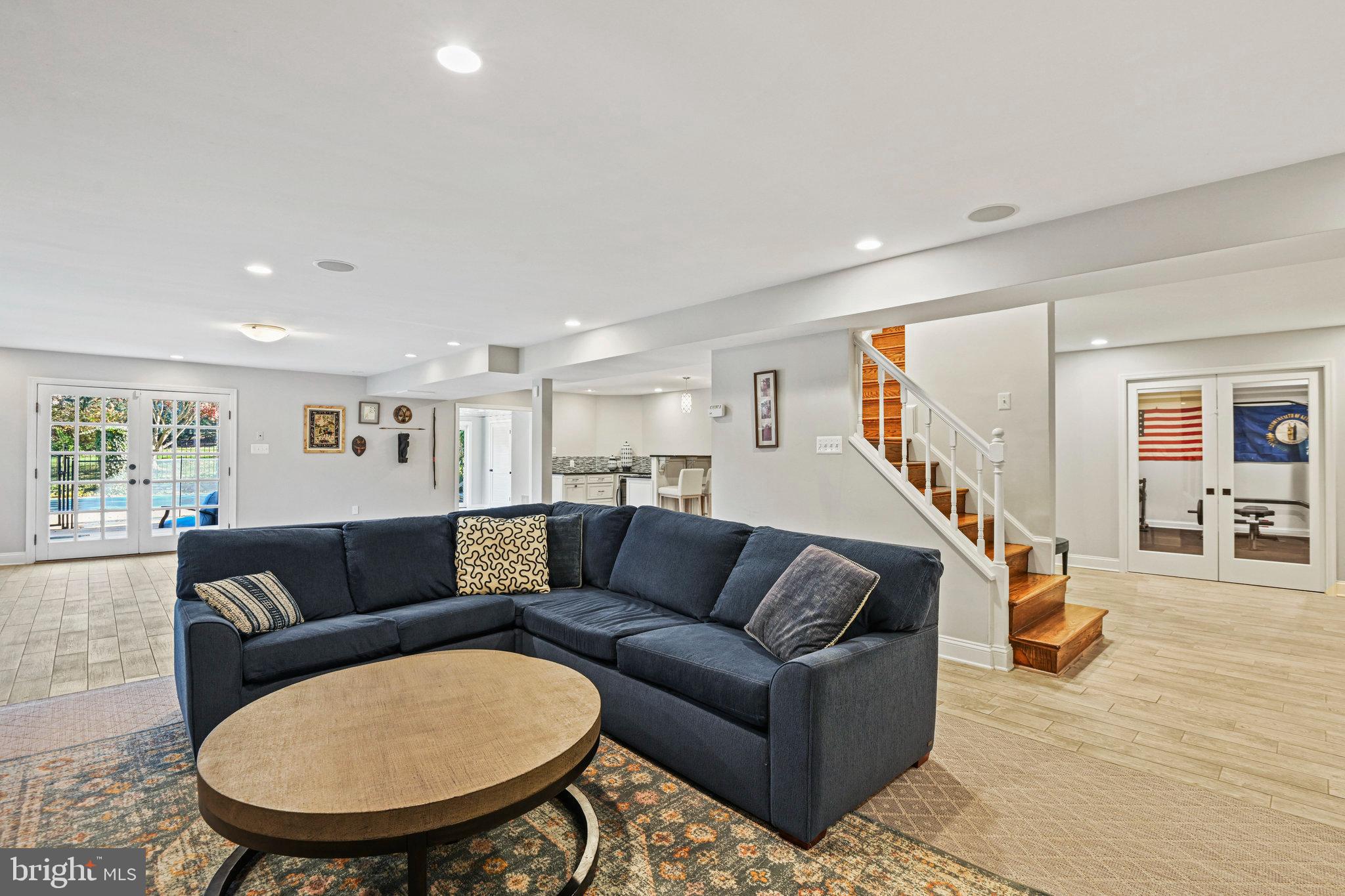 1107 SAVILE LANE