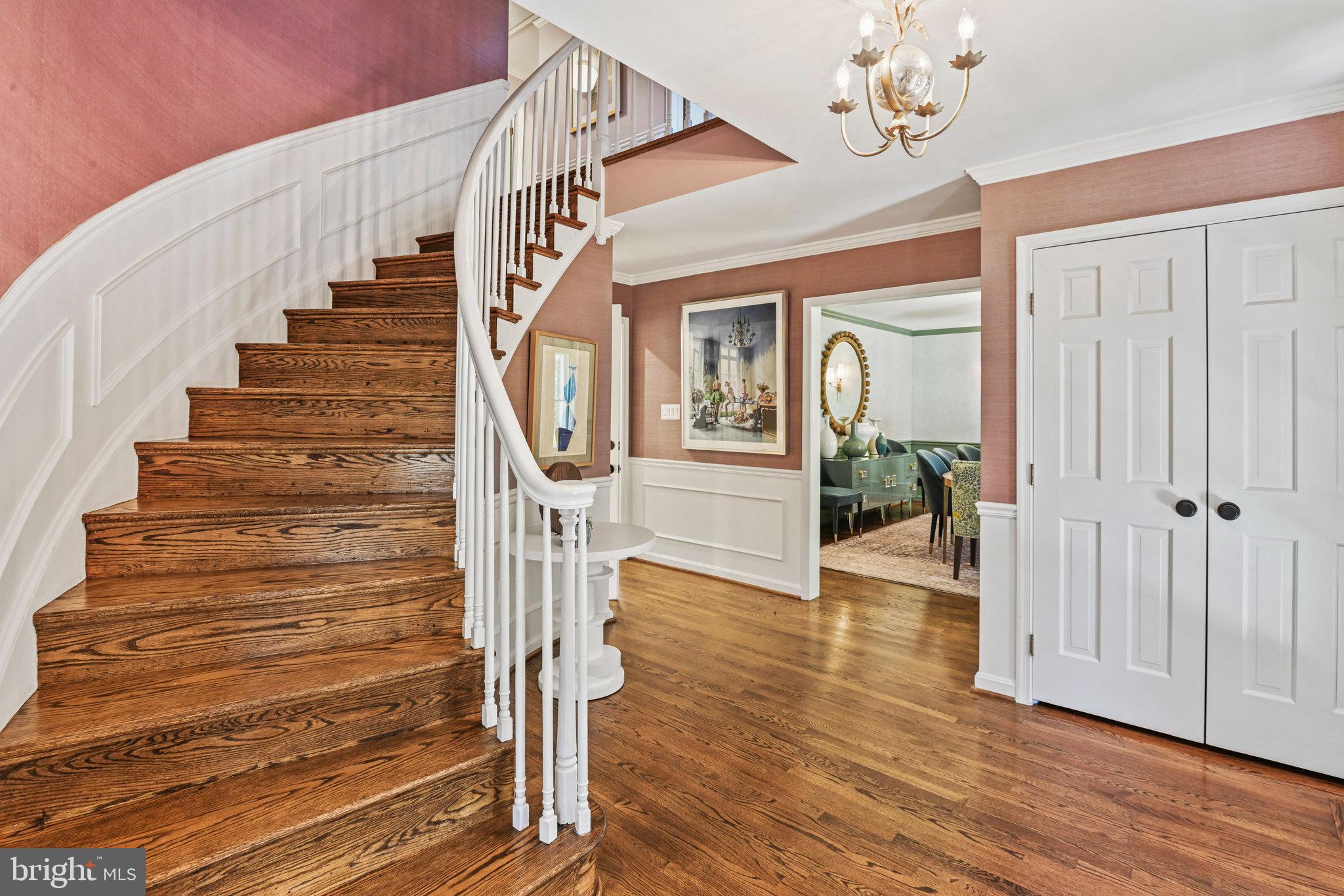 1107 SAVILE LANE