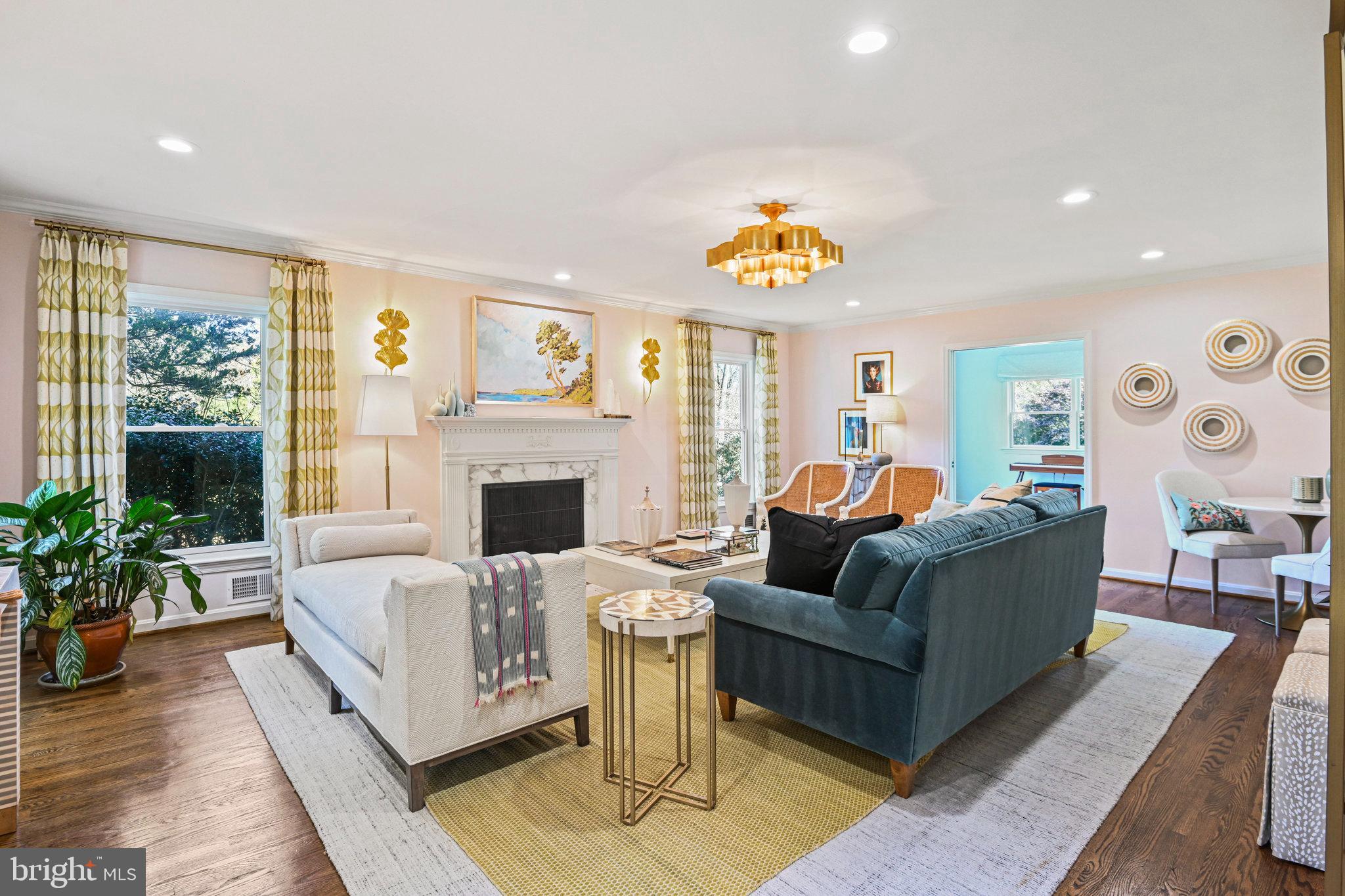 1107 SAVILE LANE