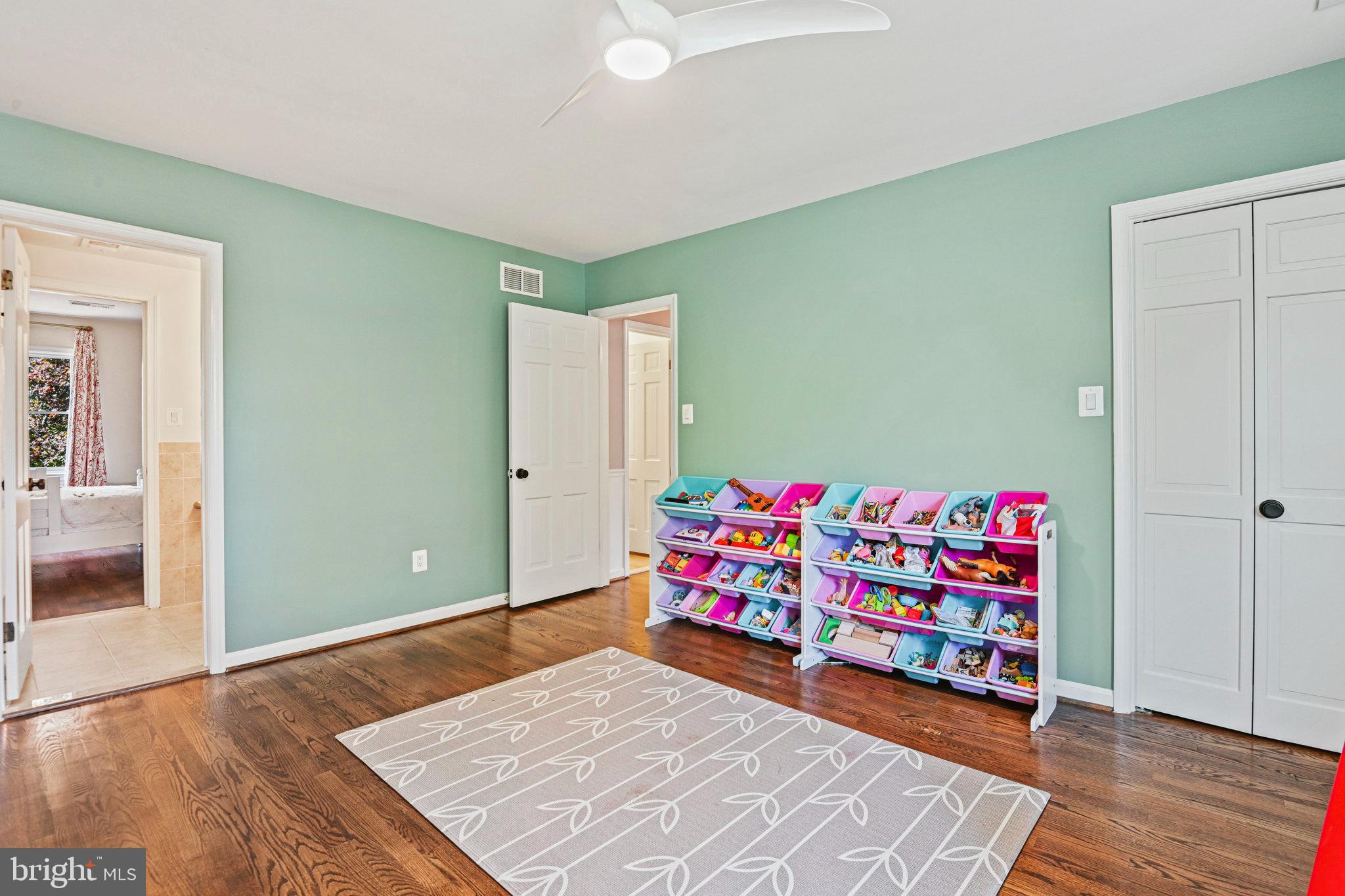 1107 SAVILE LANE