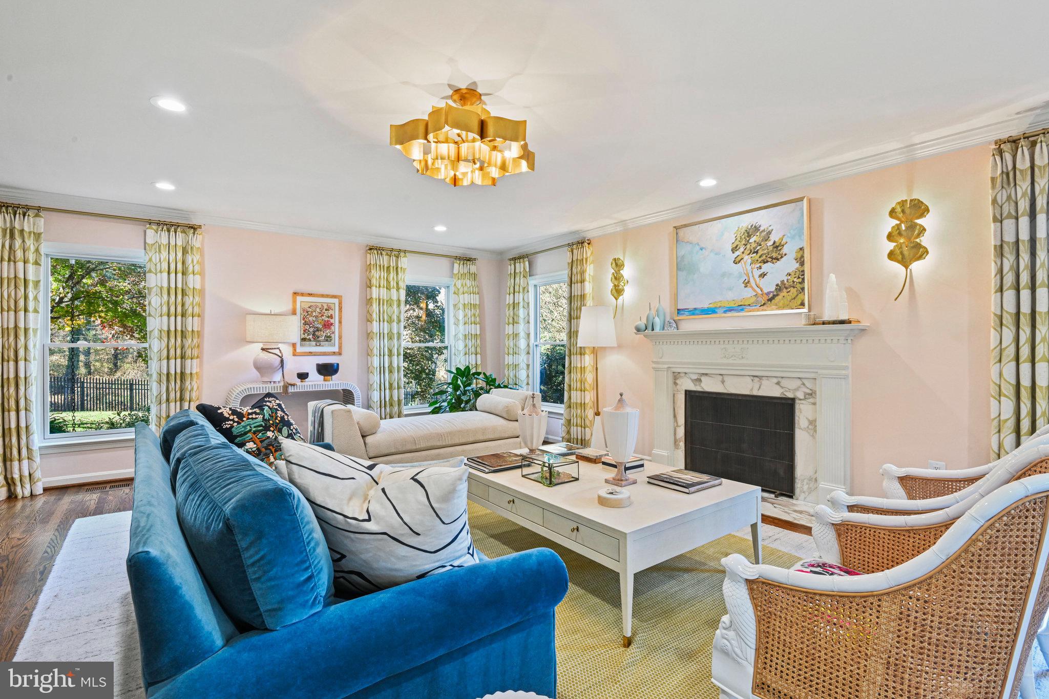 1107 SAVILE LANE