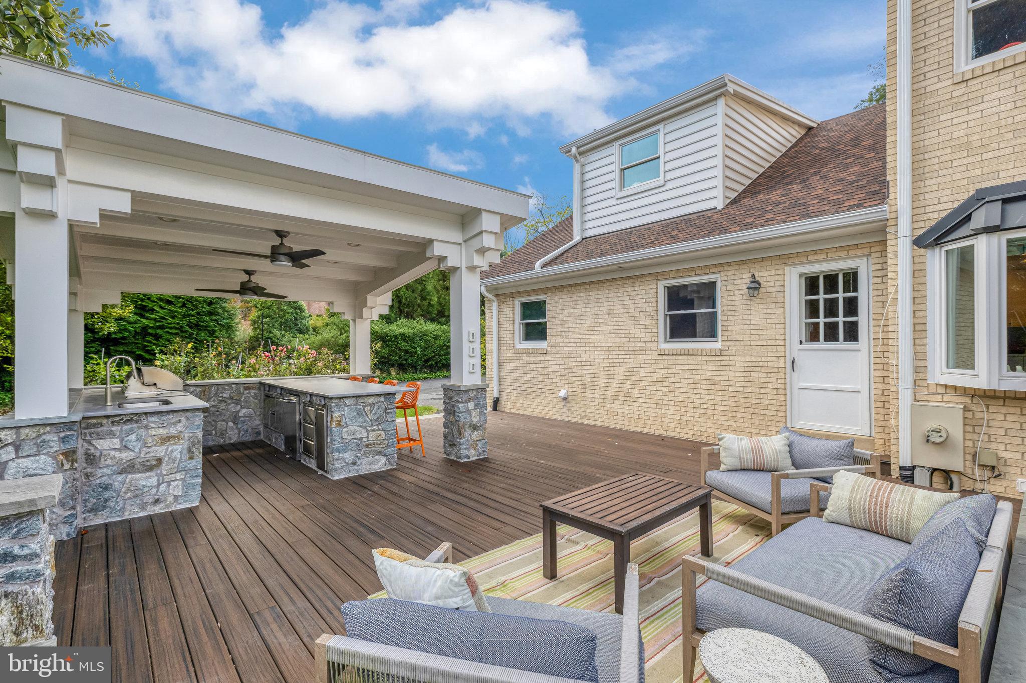 1107 SAVILE LANE