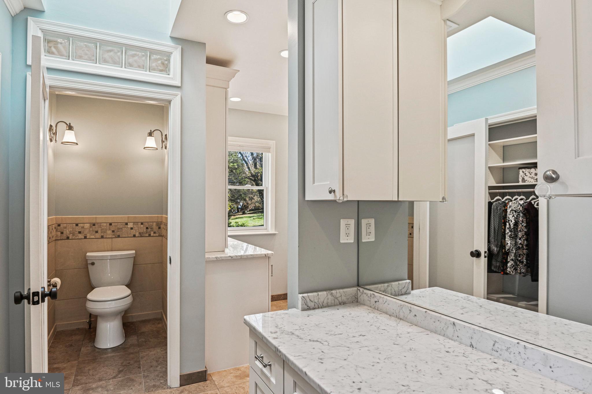 1107 SAVILE LANE