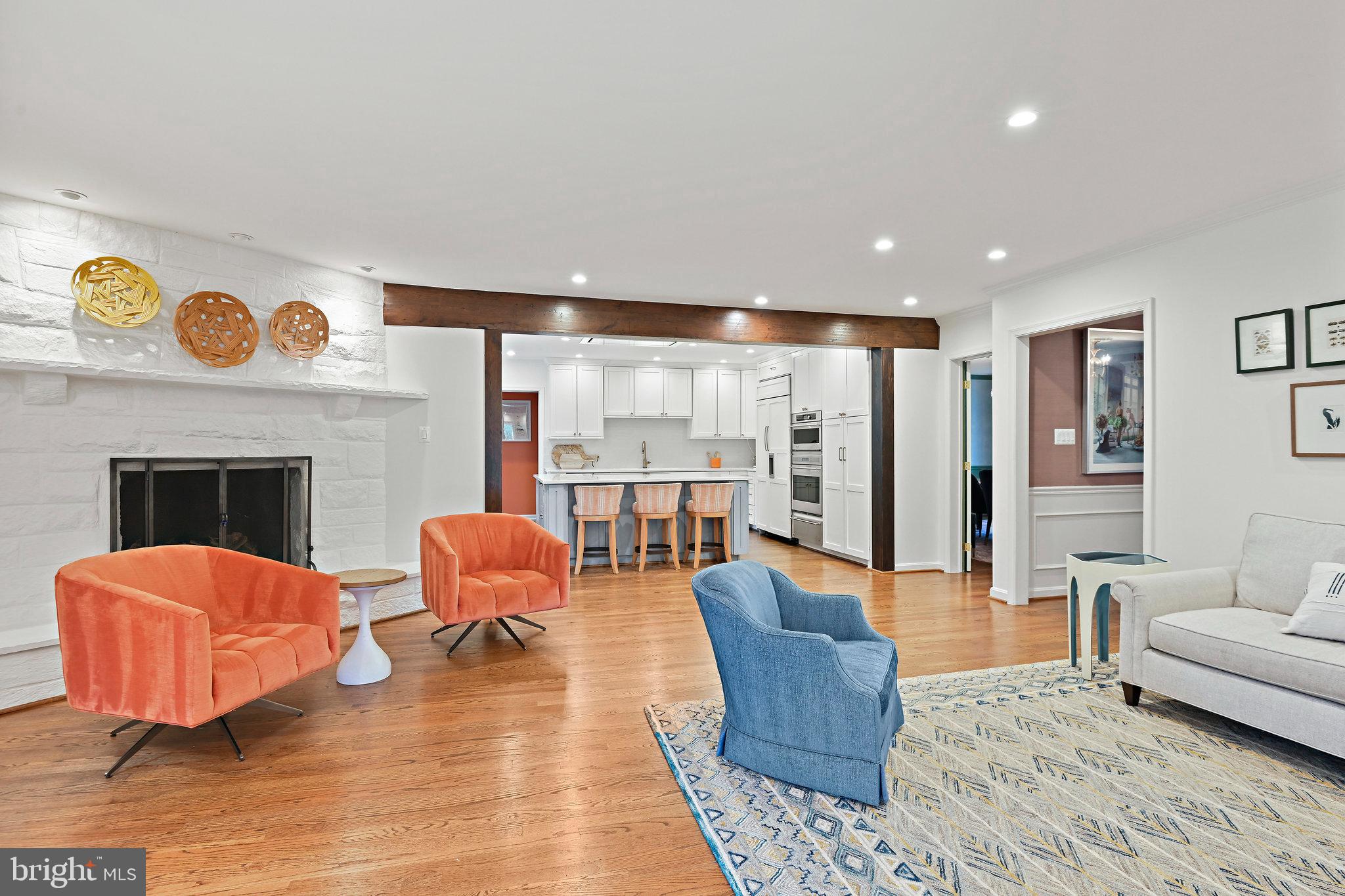1107 SAVILE LANE