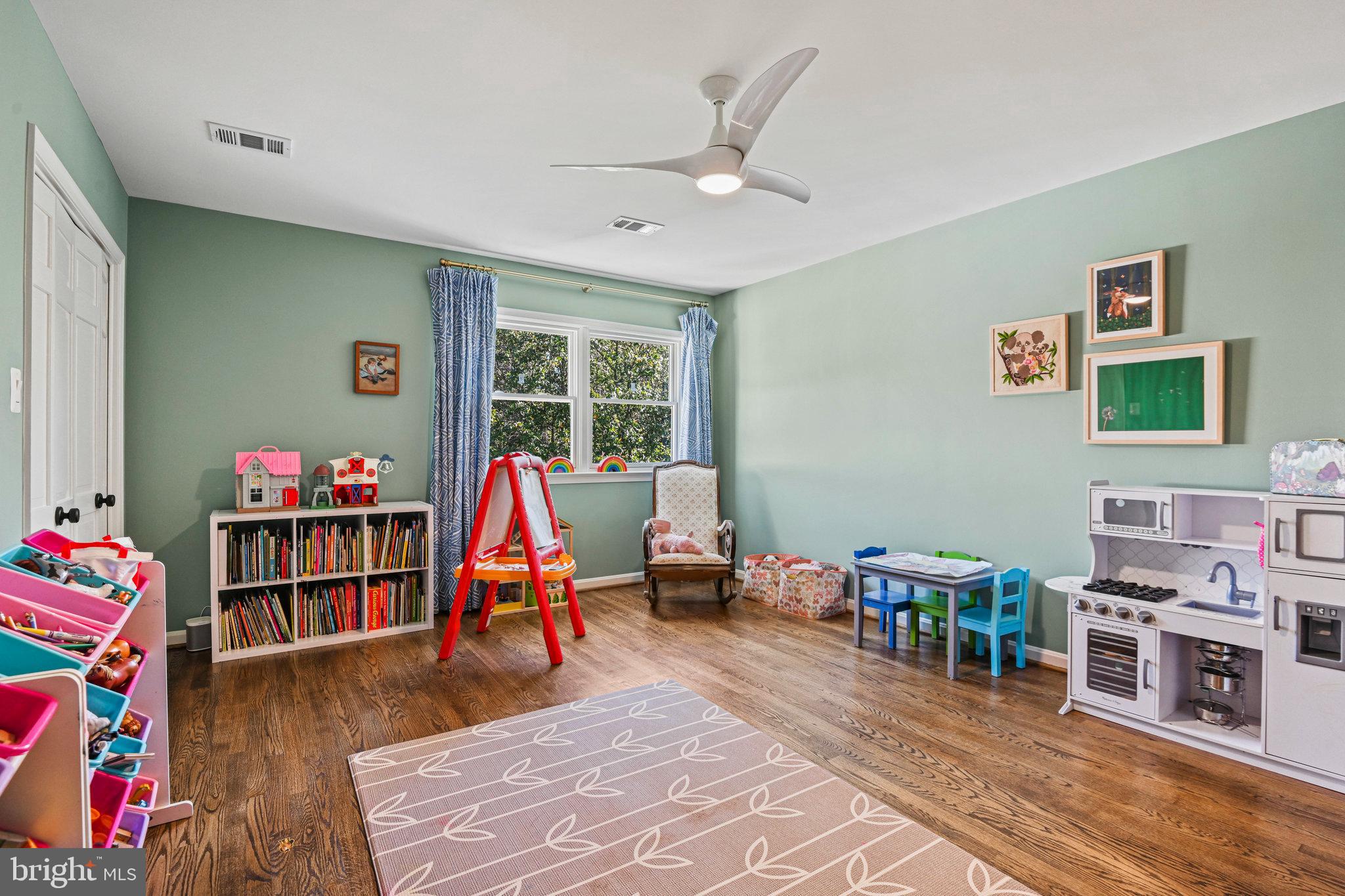 1107 SAVILE LANE