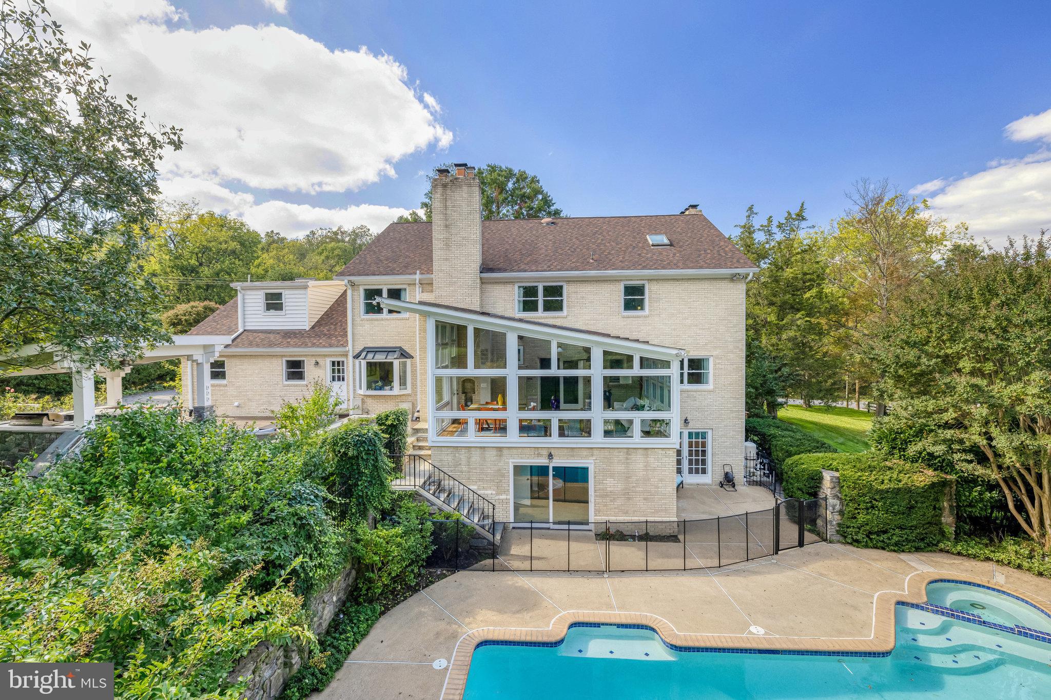 1107 SAVILE LANE