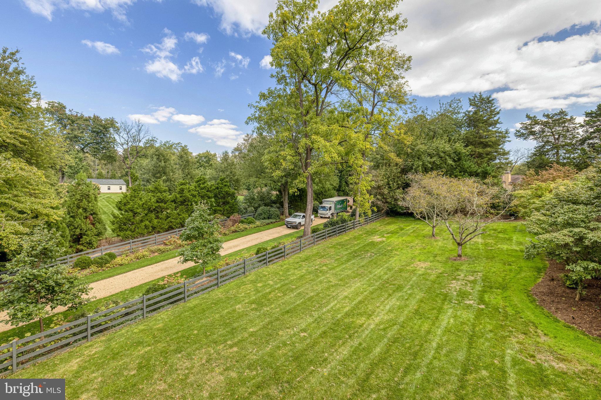 1107 SAVILE LANE